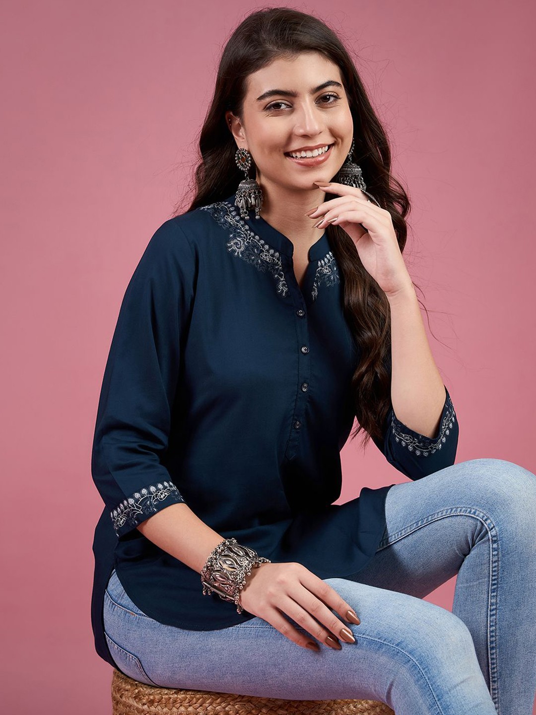 

Anouk Women Mandarin Collar Top, Navy blue