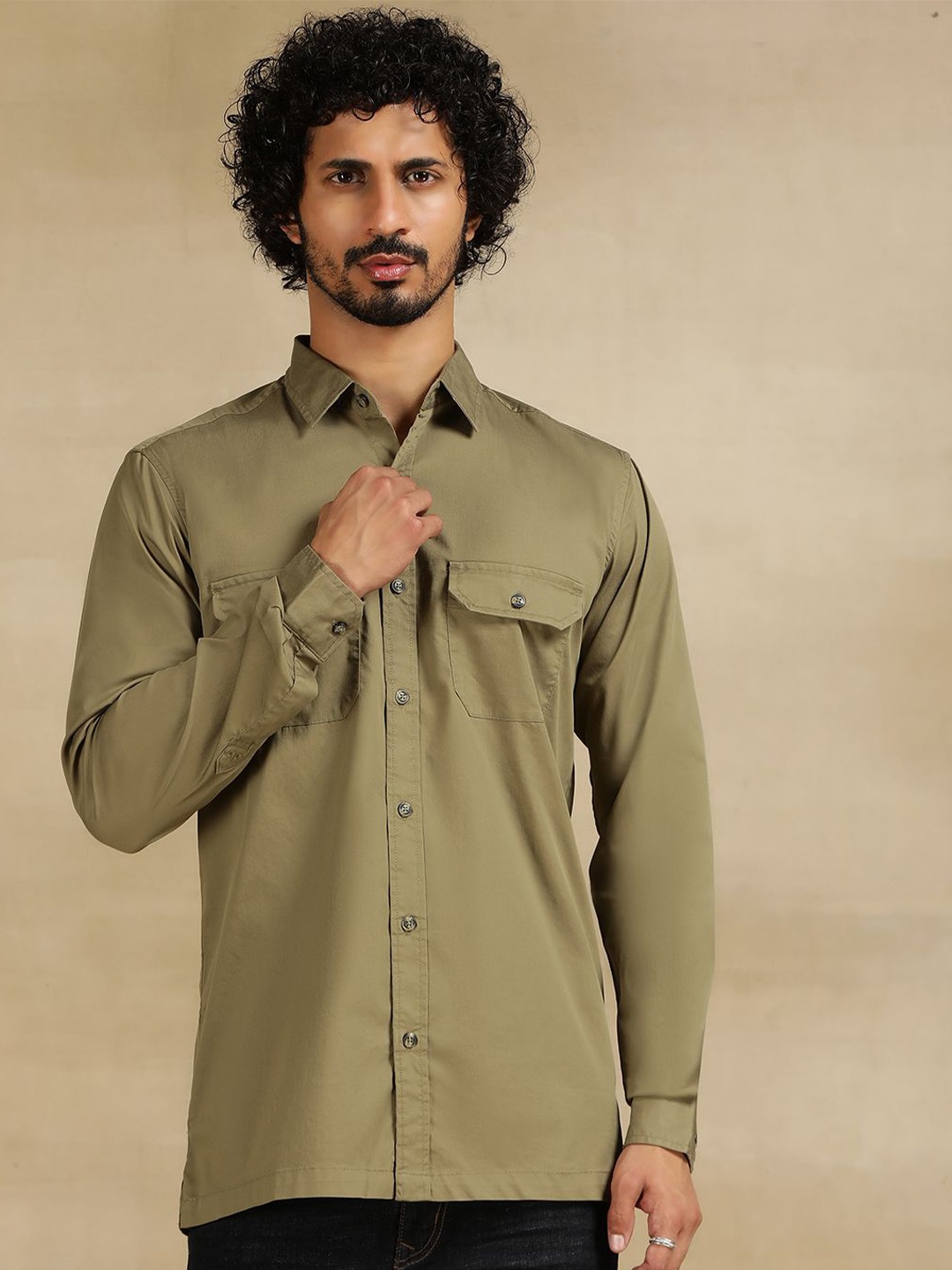 

JADE BLUE Men Cutaway Collar Solid Cotton Casual Shirt, Olive