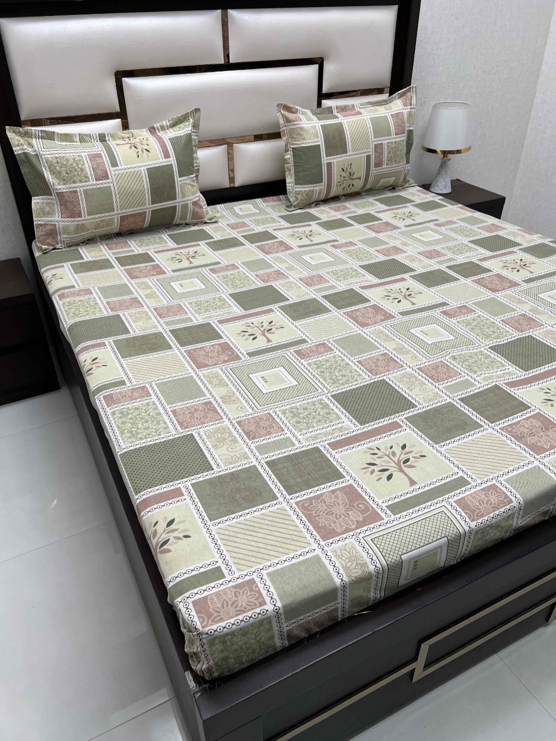 

Pure Decor Passion Green Printed Cotton 250 TC Queen Bedsheet Set 2.53 x 2.29m