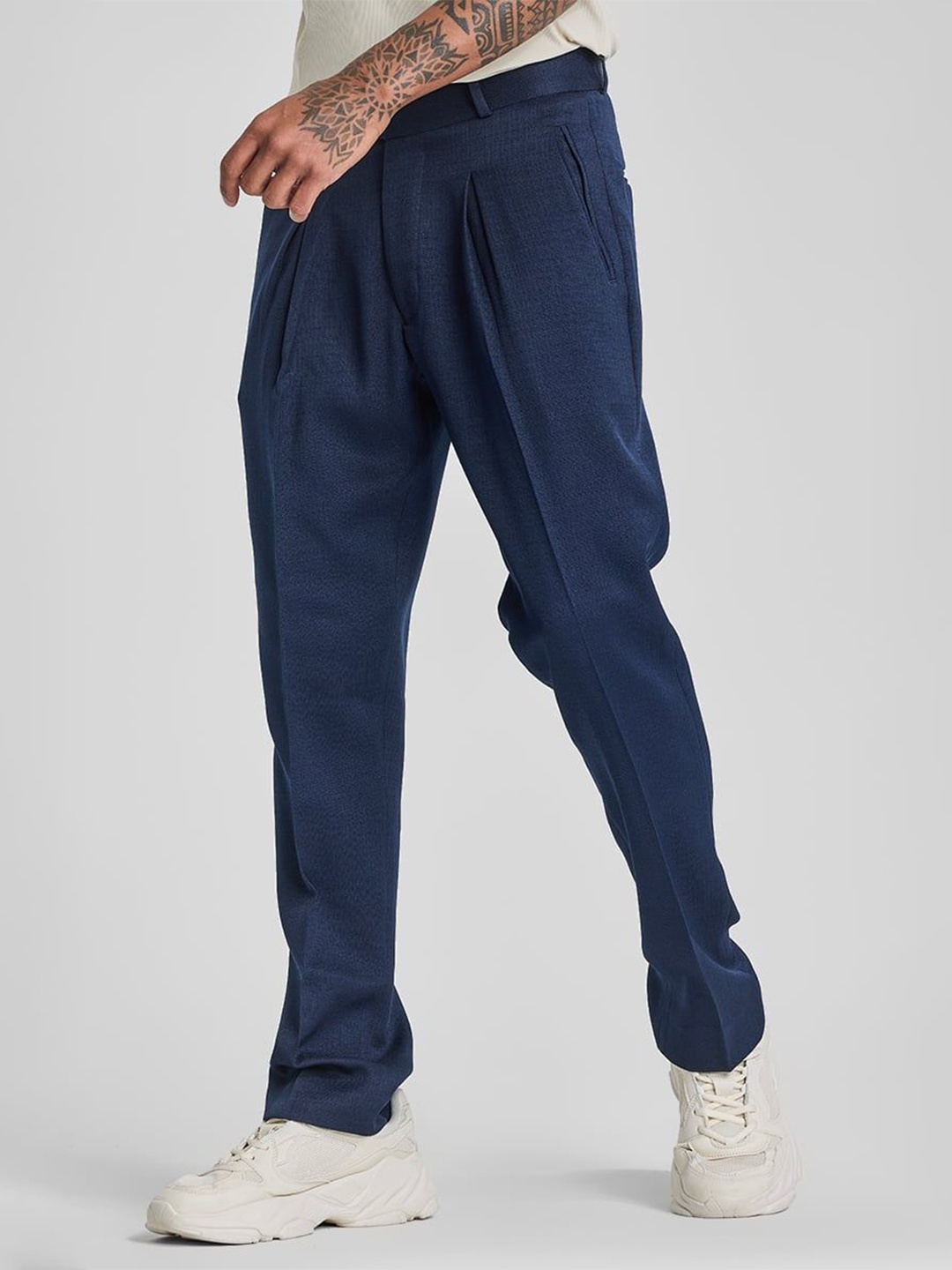 

Snitch Men Relaxed Loose Fit Pleated Trousers, Blue