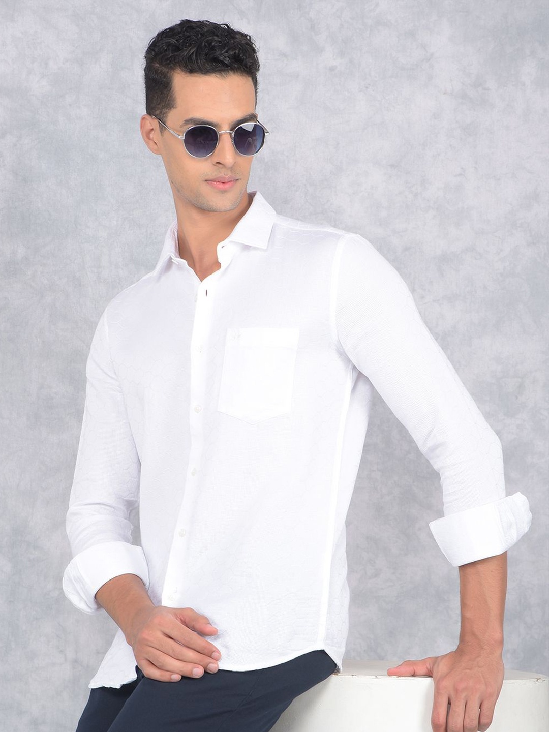

Crimsoune Club Men Smart Spread Collar Textured Cotton Casual Shirt, White