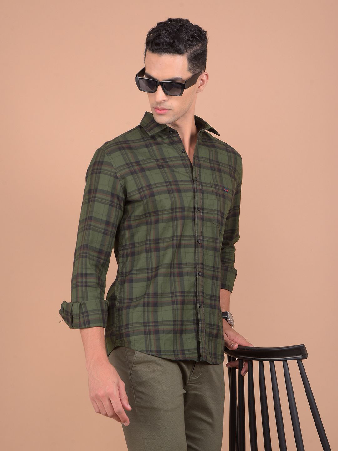 

Crimsoune Club Men Smart Spread Collar Tartan Checked Cotton Slim Fit Casual Shirt, Olive