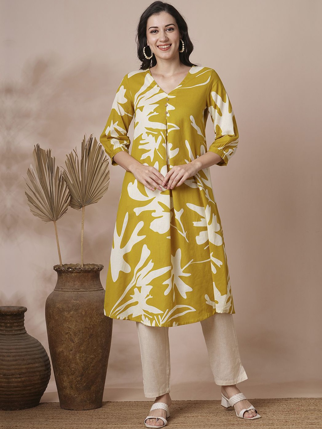 

INDYES Floral Printed Pure Cotton Kurta with Trouser, Mustard