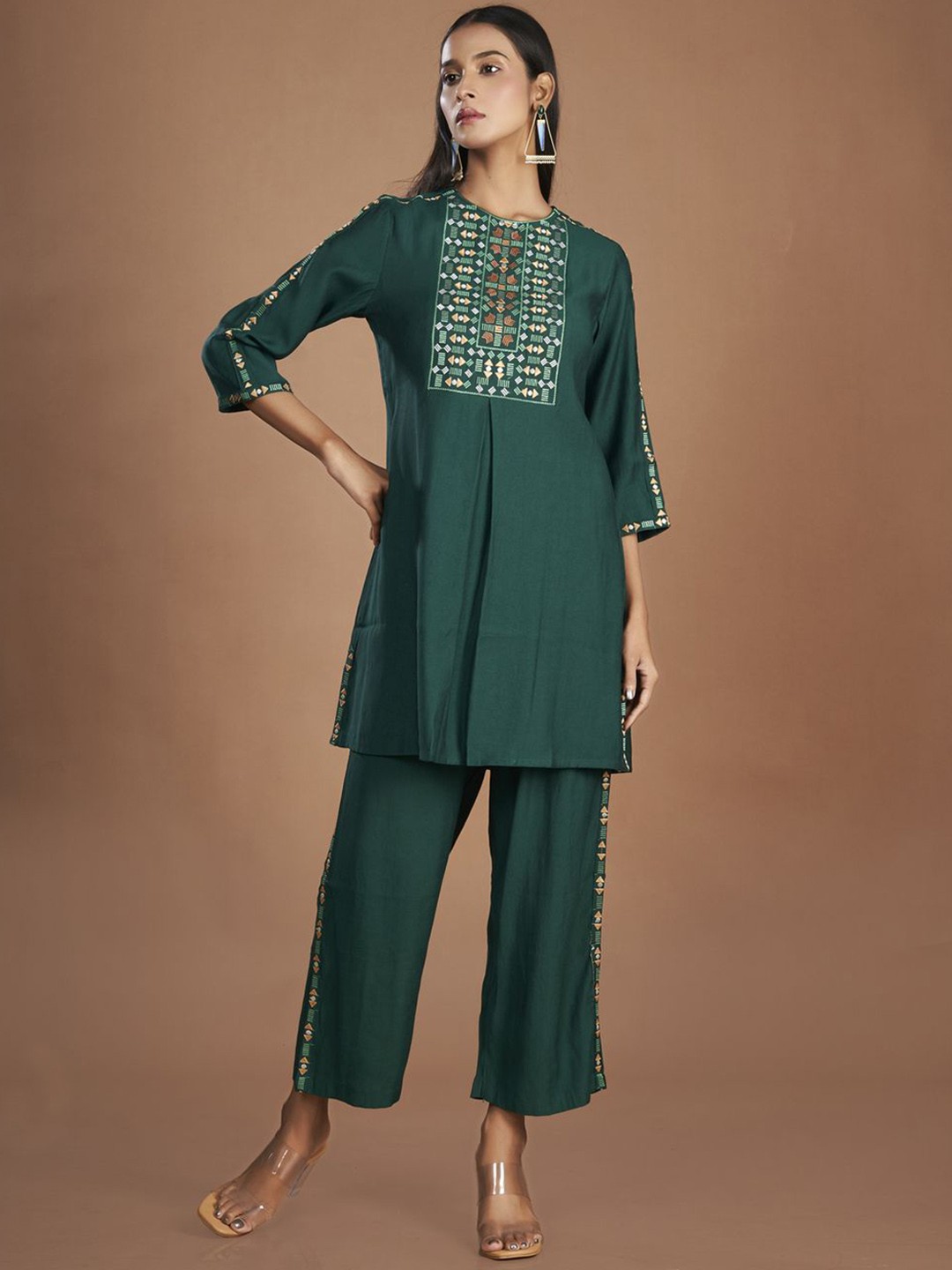 

ISHKIYA Embroidered Round Neck Three-Quarter Sleeves Pure Cotton Top & Trouser, Green