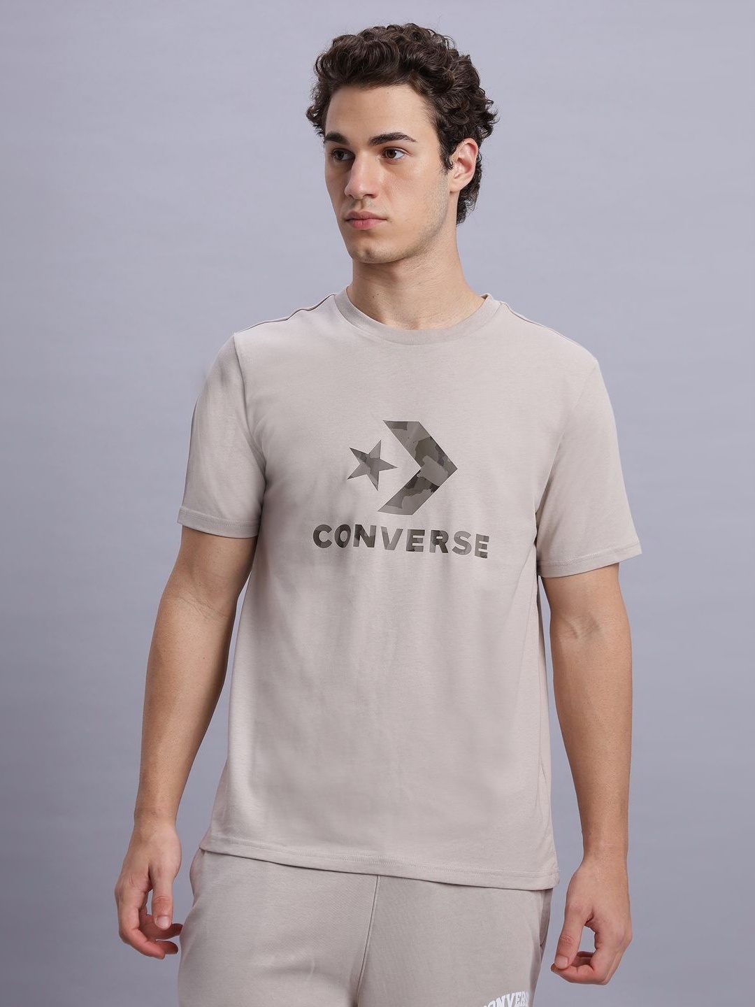 

Converse Men Star Chevron T-Shirt, Grey