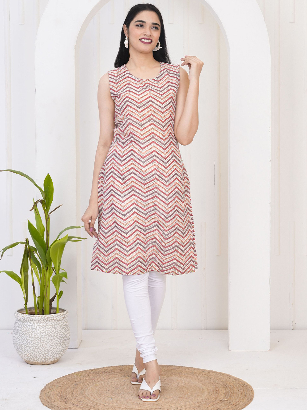 

FrionKandy Chevron Printed Pure Cotton Straight Kurta, Pink