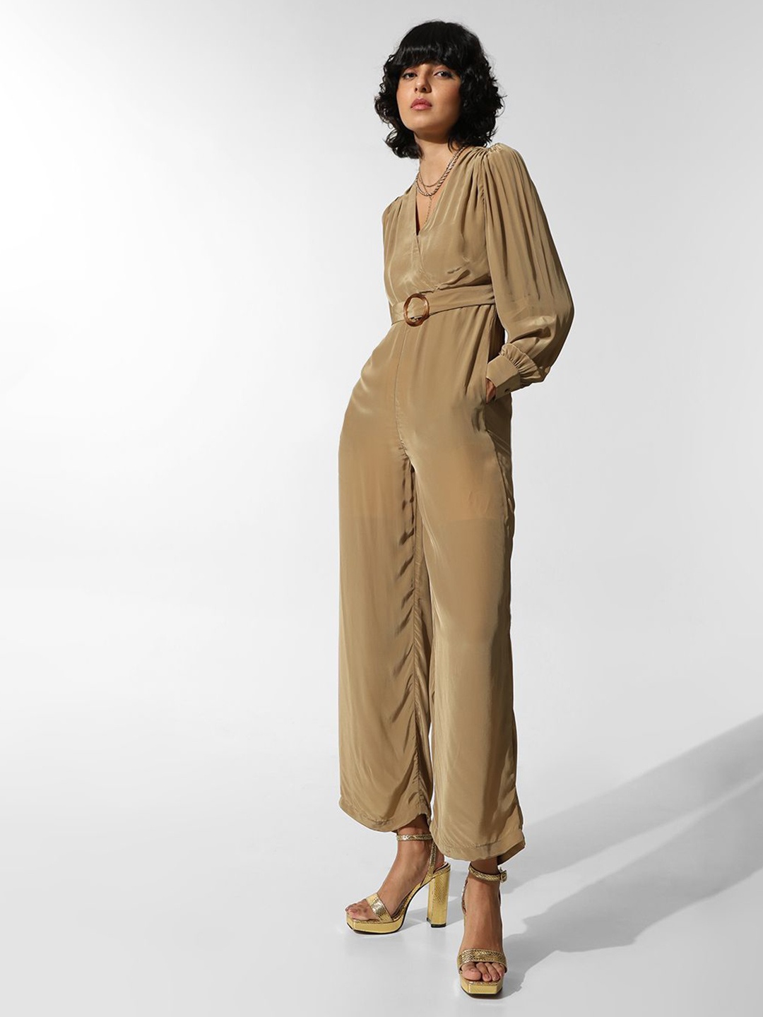 

ONLY Women V-Neck Basic Jumpsuit, Beige