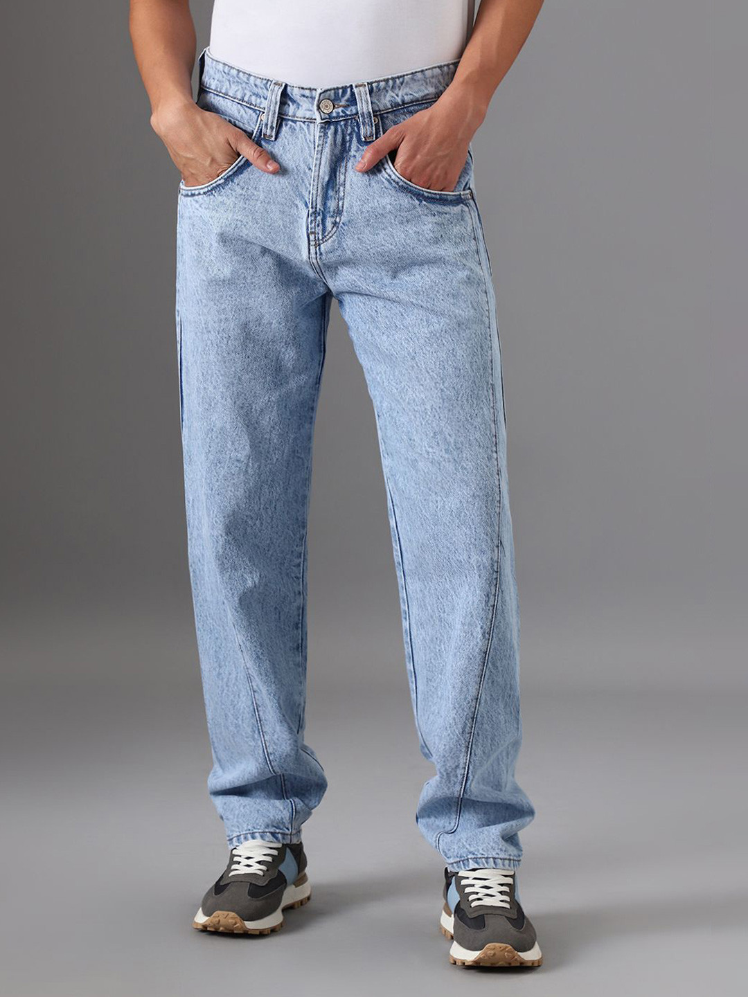 

Banana Club Men Classic Clean Look Heavy Fade Jeans, Blue