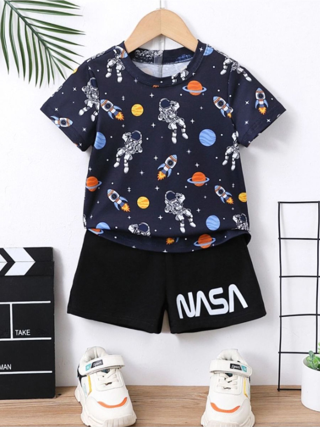 

Thiya Boys Printed T-shirt with Shorts Clothing Set, Navy blue