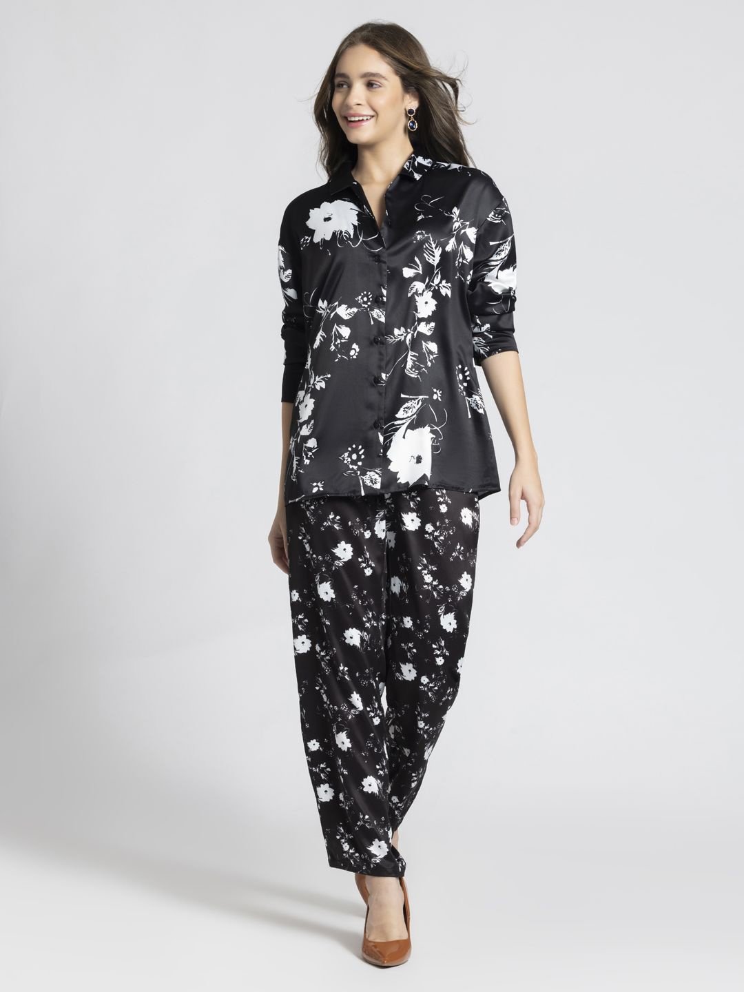 

SHAYE Floral Printed Satin Shirt With Trouser, Black