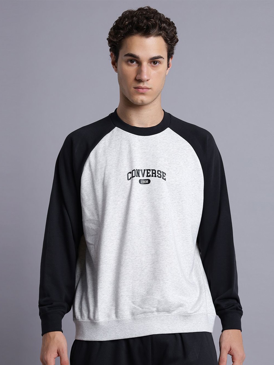 

Converse Men Loose-Fit Crew Neck Sweatshirt, Grey