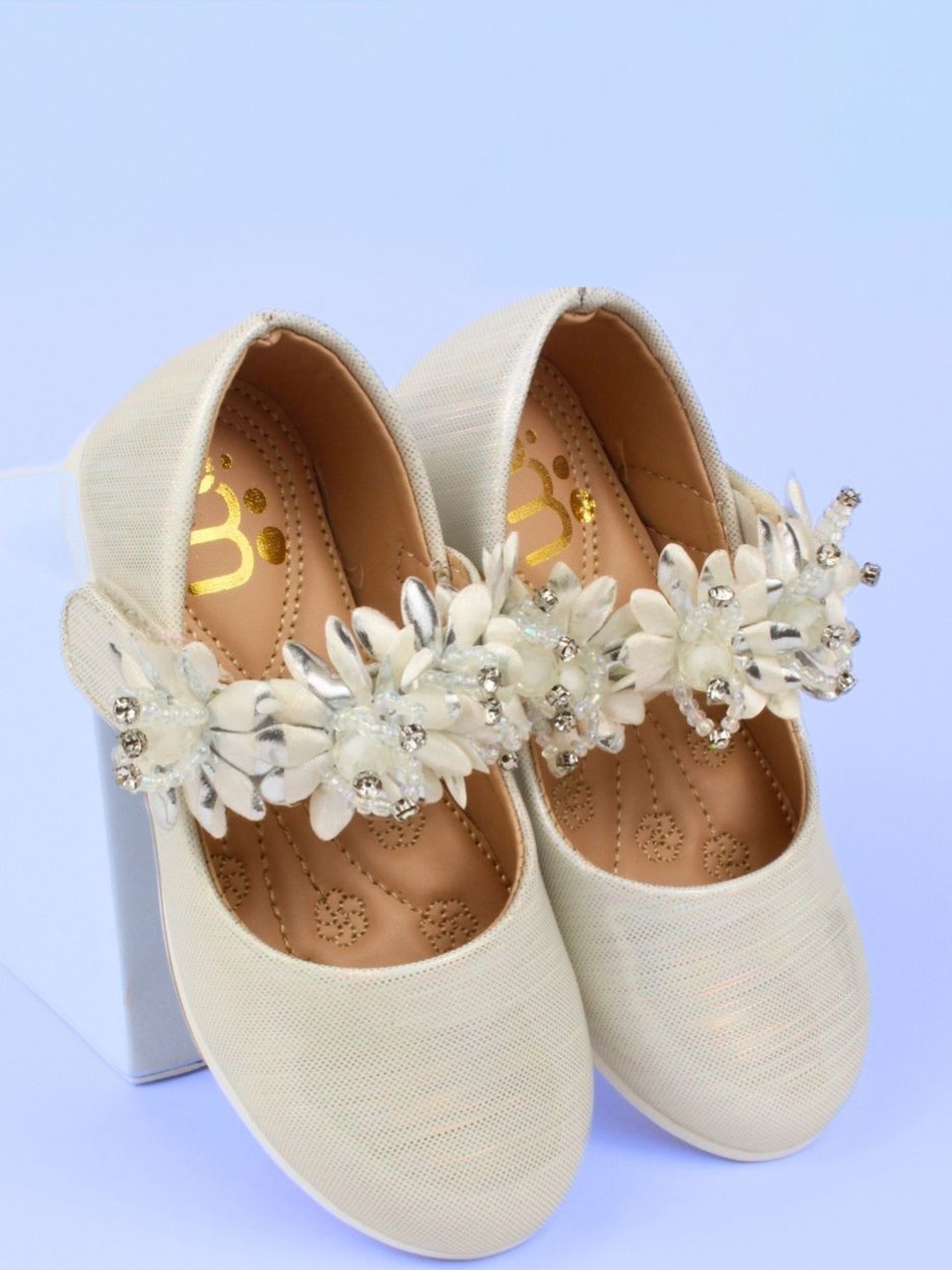 

BAESD Girls Embellished Ballerinas, White