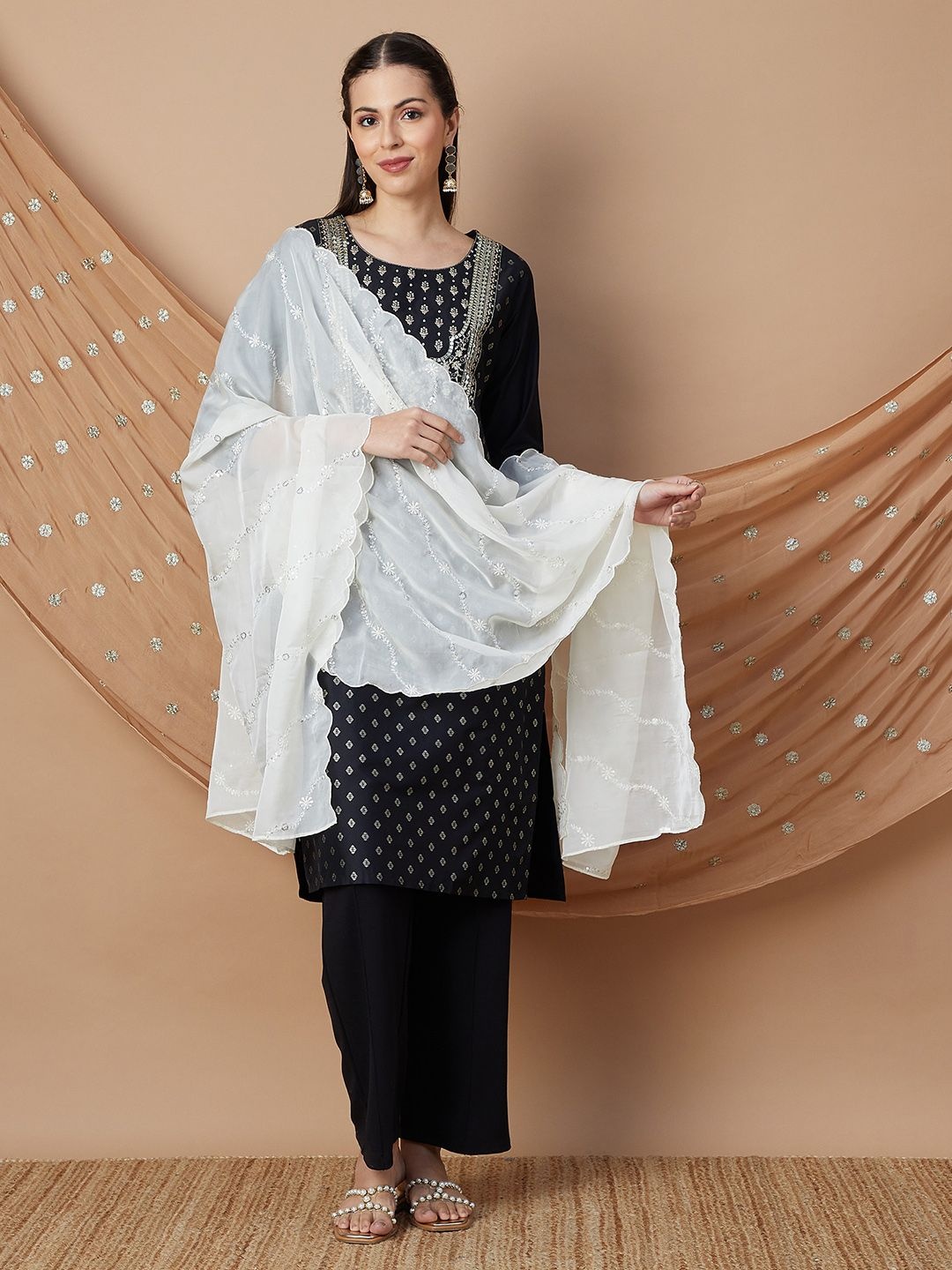 

Melange by Lifestyle Embroidered Sequinned Dupatta, Off white