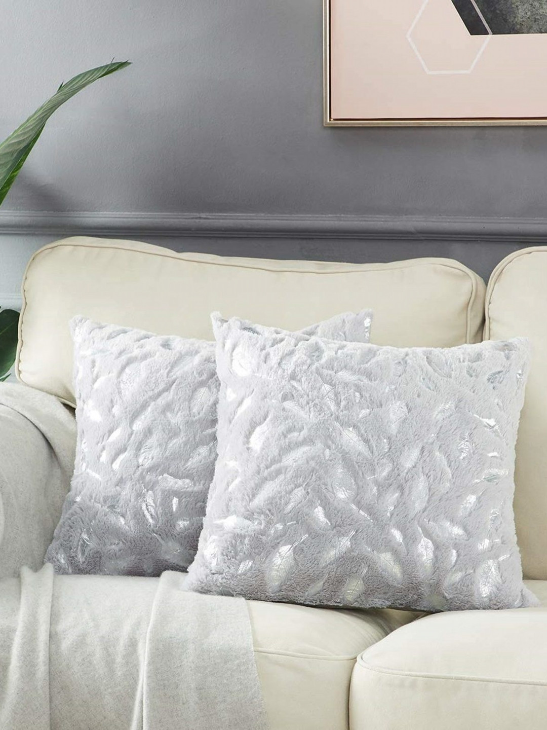 

TANLOOMS Grey & Silver-Toned Set of 2 Velvet Square Cushion Covers