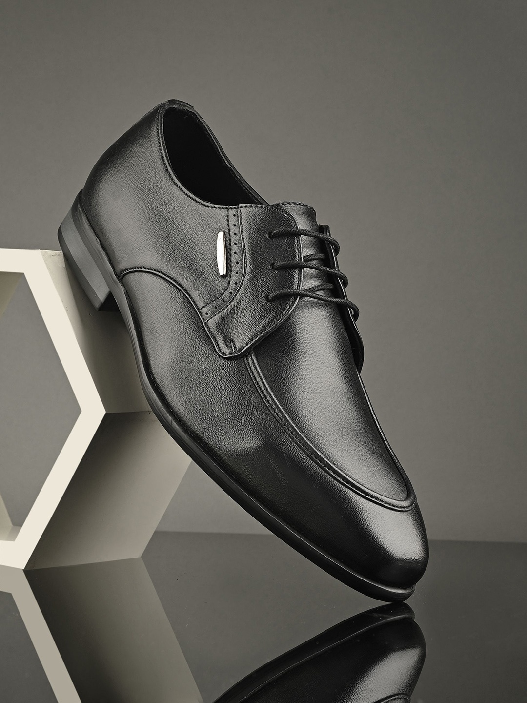 

Egoss Men Leather Textured Lace Up Formal Derbys, Black