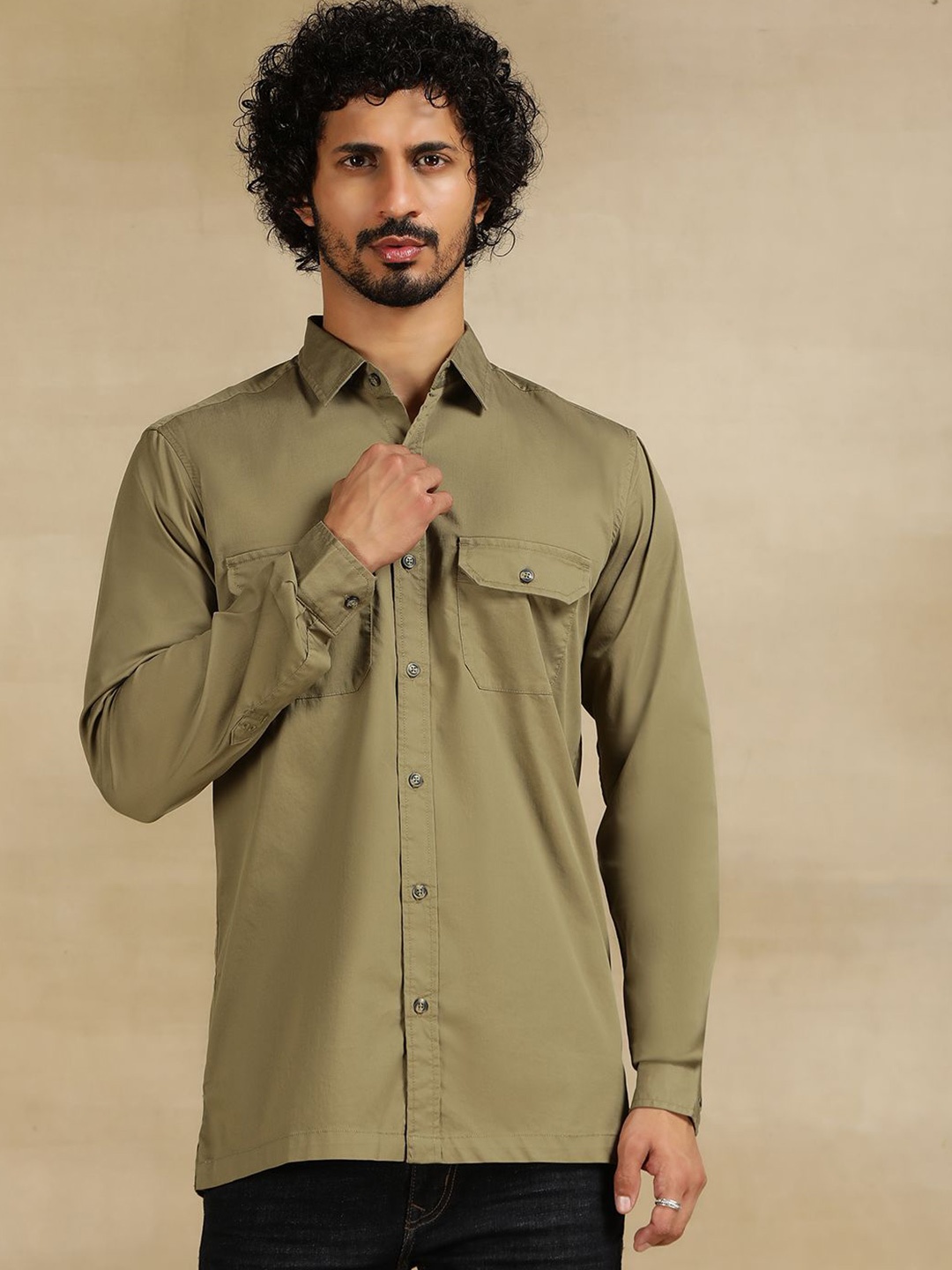 

JADE BLUE Men Cutaway Collar Solid Cotton Slim Fit Casual Shirt, Olive