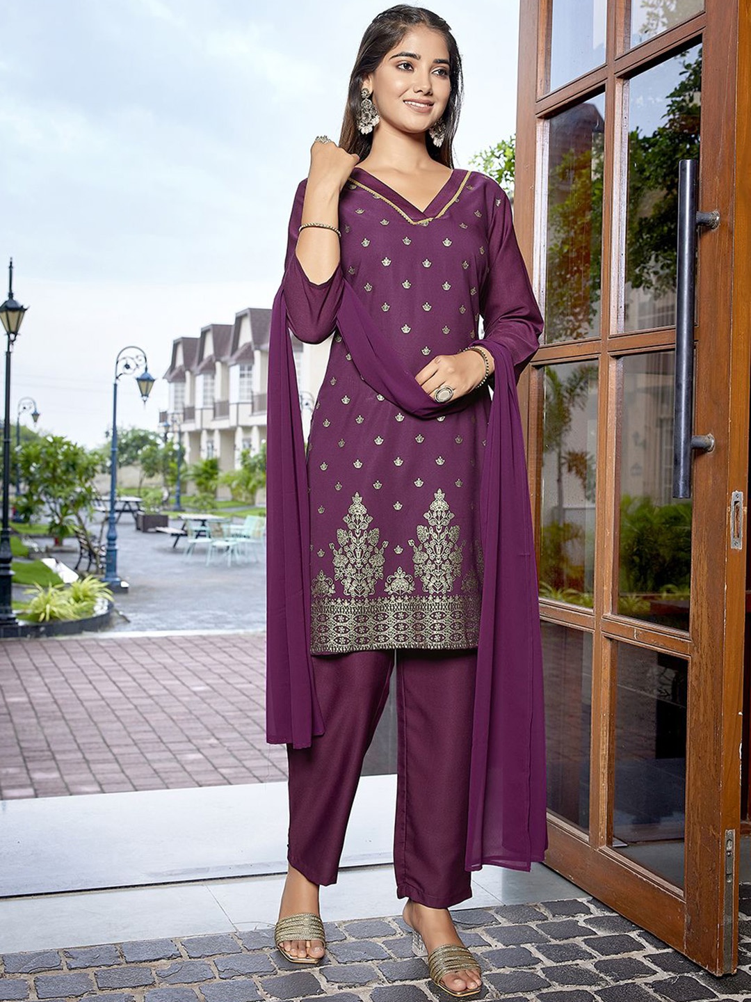 

Royal Export Floral Printed Gotta Patti V-Neck Straight Kurta With Trouser & Dupatta, Purple