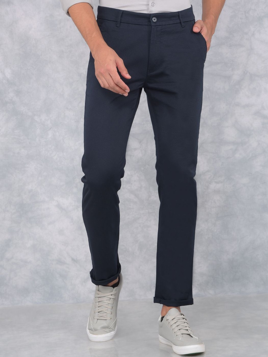 

Crimsoune Club Men Cotton Mid-Rise Smart Slim Fit Chinos, Navy blue