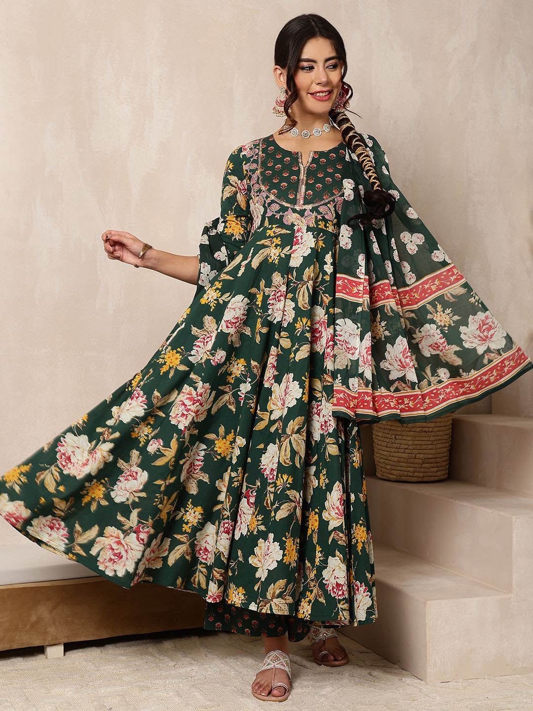 

KIMAYRA Floral Printed Pure Cotton Anarkali Kurta with Palazzos & Dupatta, Green