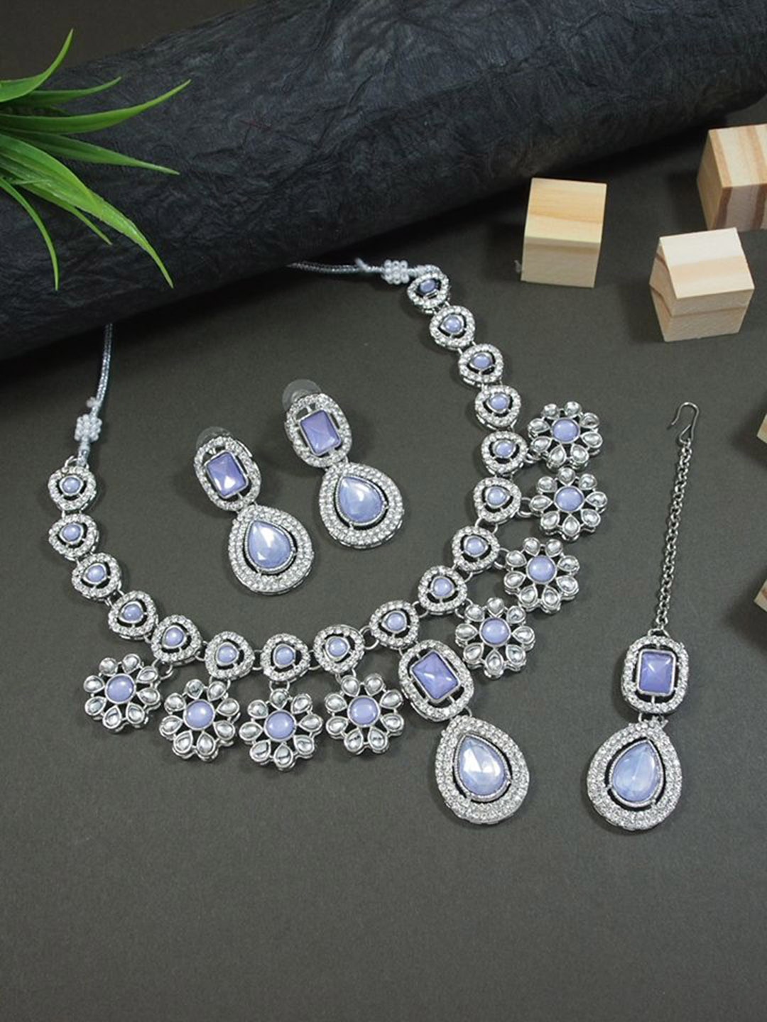 

I Jewels Silver-Plated Stone-Studded Necklace & Earrings With Maang Tika