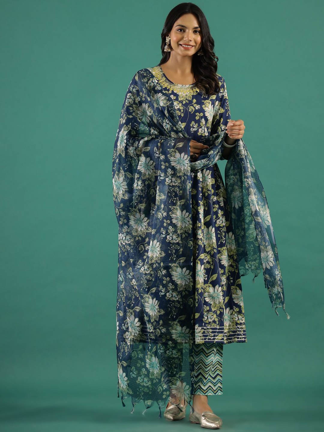 

Sangria Floral Printed Sequinned Pure Cotton Straight Kurta With Trouser & Dupatta, Navy blue