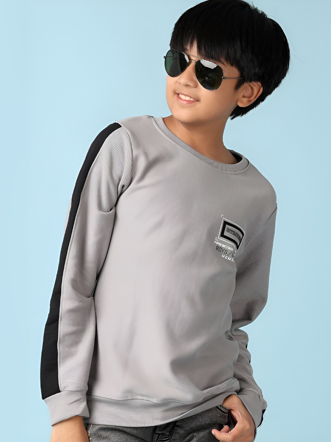 

V-Mart Boys Printed T-shirt, Grey