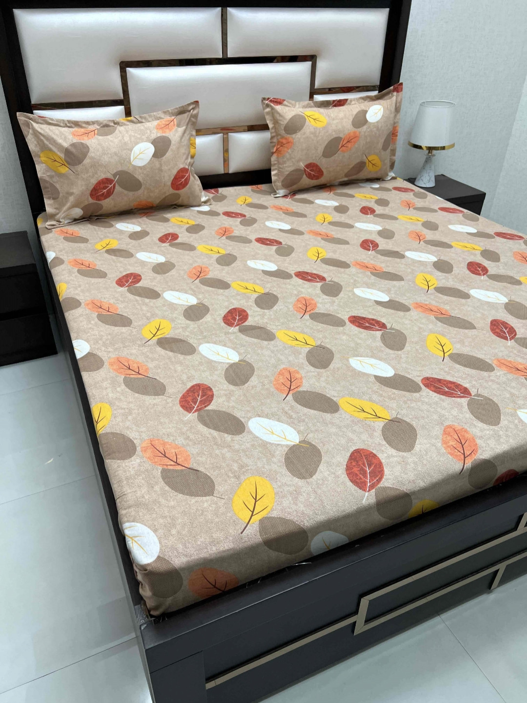 

Pure Decor Brown & Yellow Floral Pure Cotton 230 TC Queen Bedsheet Set 2.27 m x 2.54 m