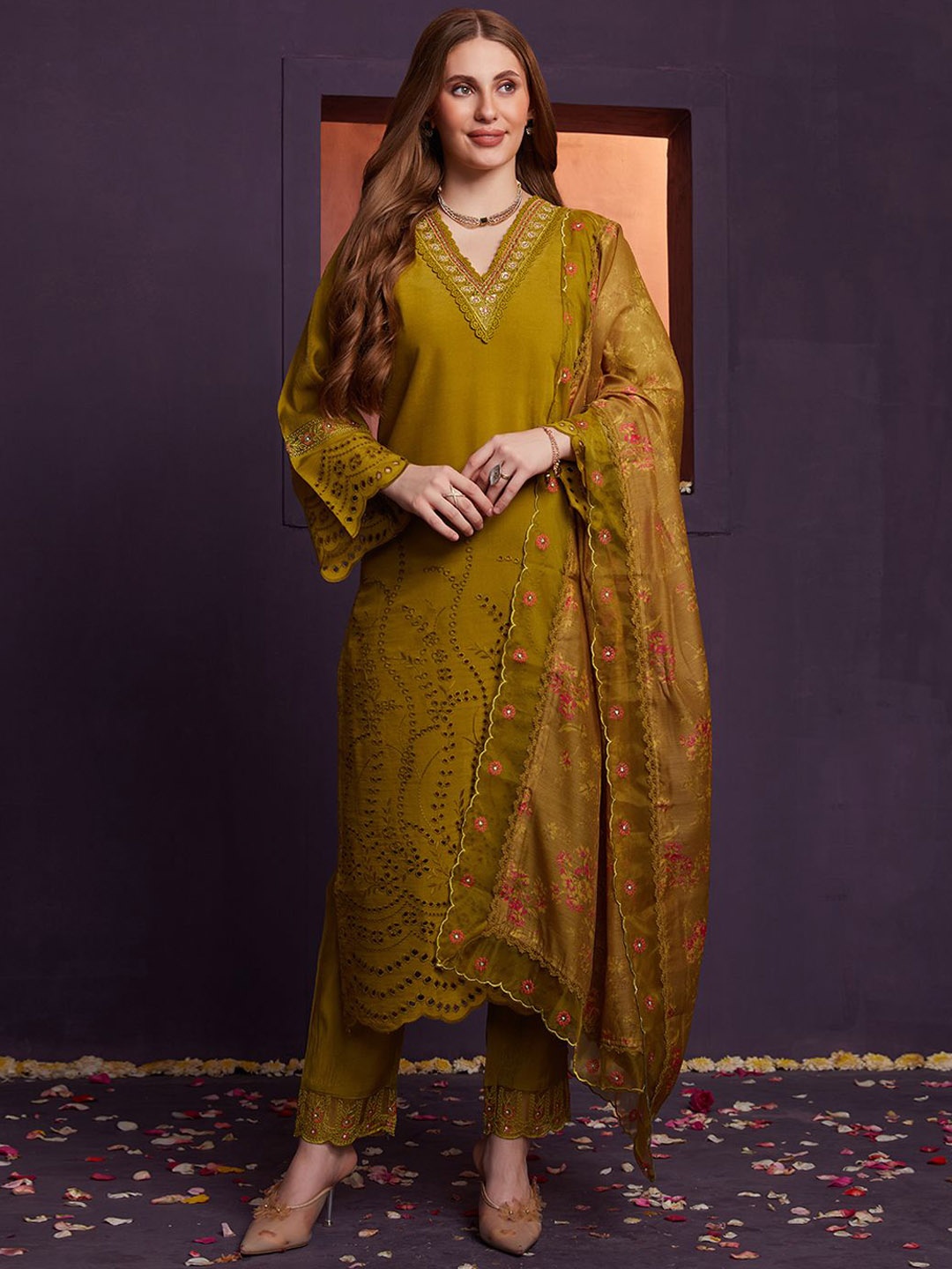 

HEEPOSH Floral Embroidered V-Neck Straight Kurta with Trousers & Dupatta, Olive