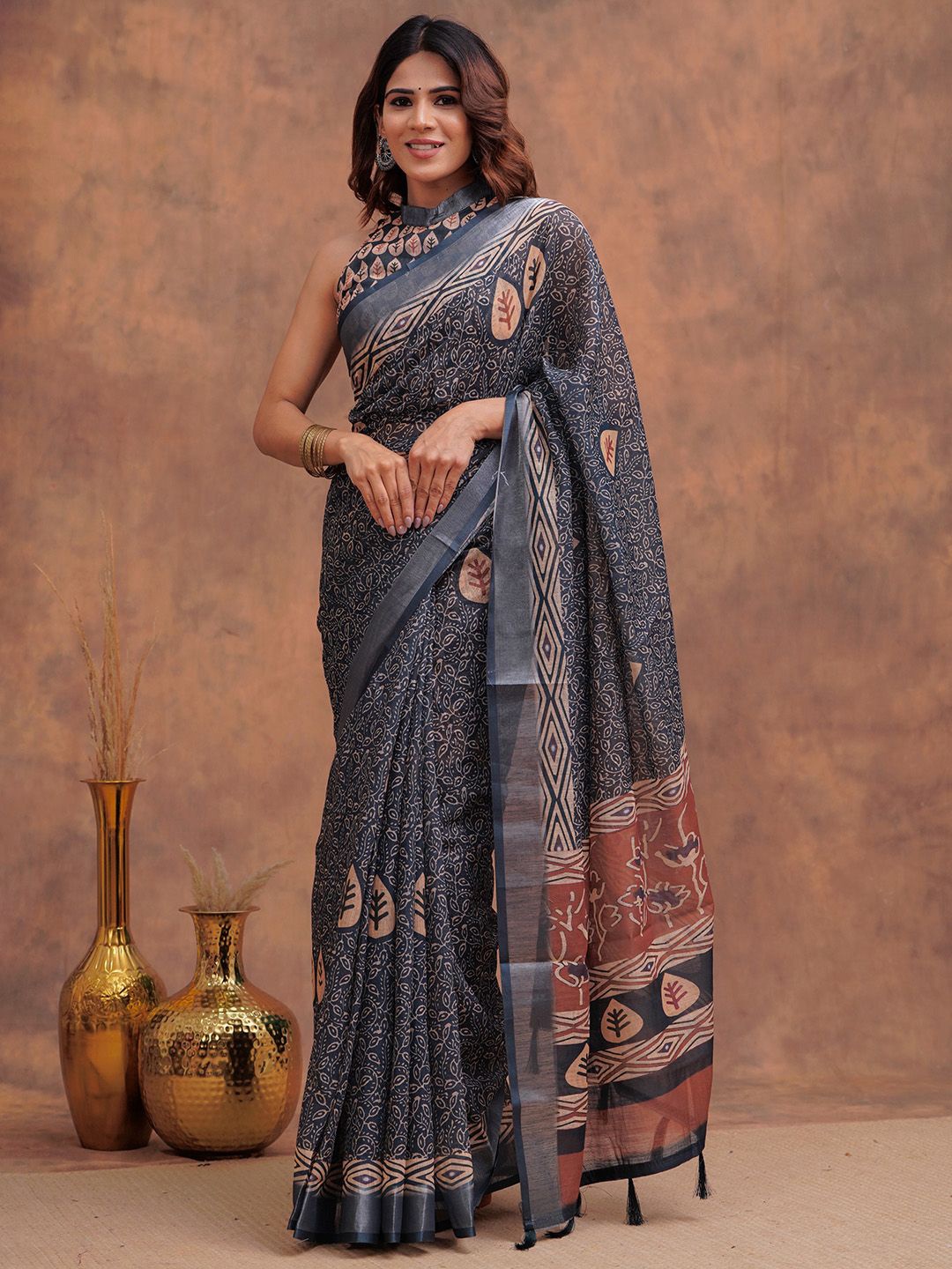 

HEARTLOOM Ethnic Motifs Zari Printed Saree, Blue