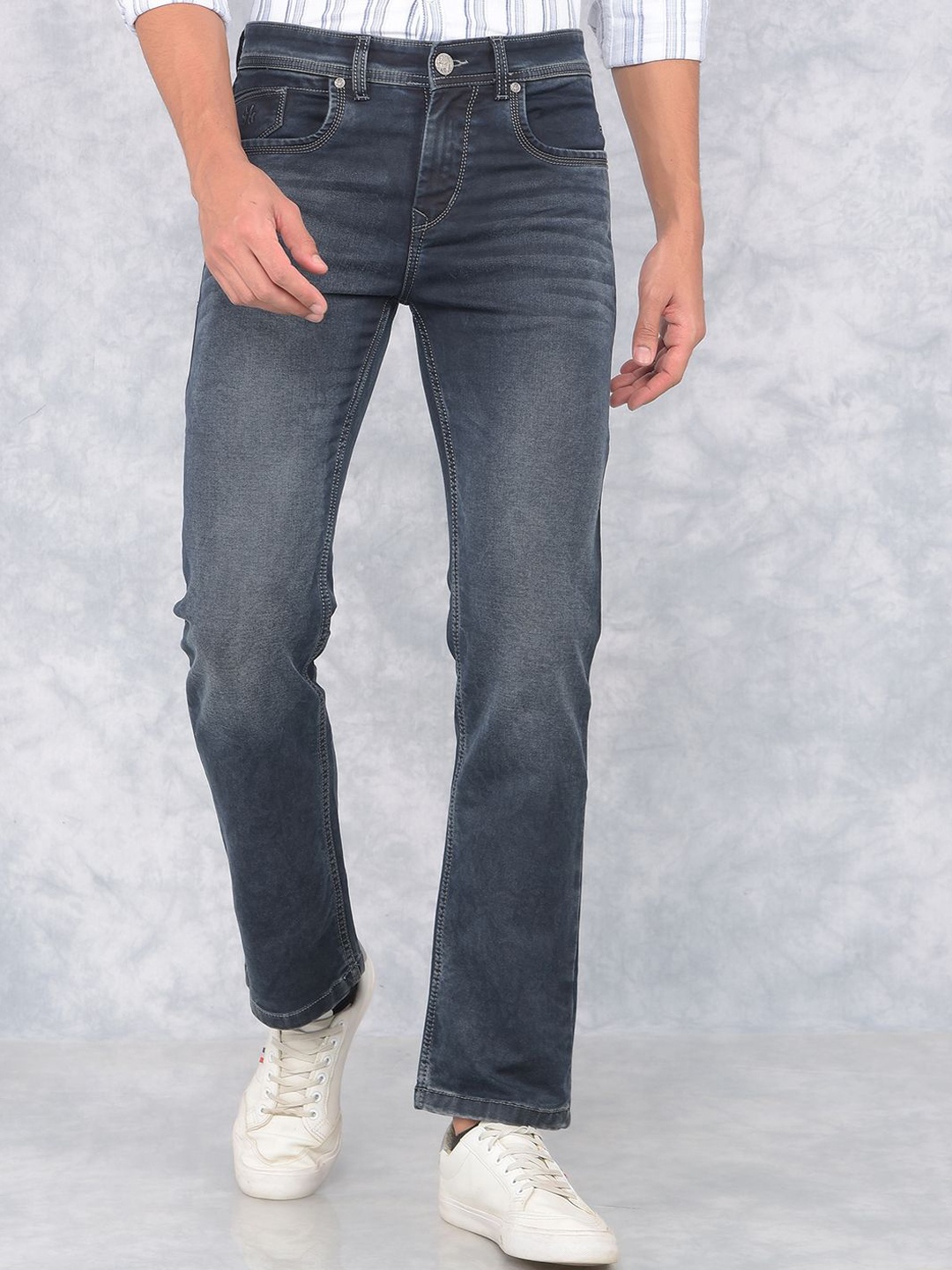 

Crimsoune Club Men Straight Fit Heavy Fade Stretchable Jeans, Grey