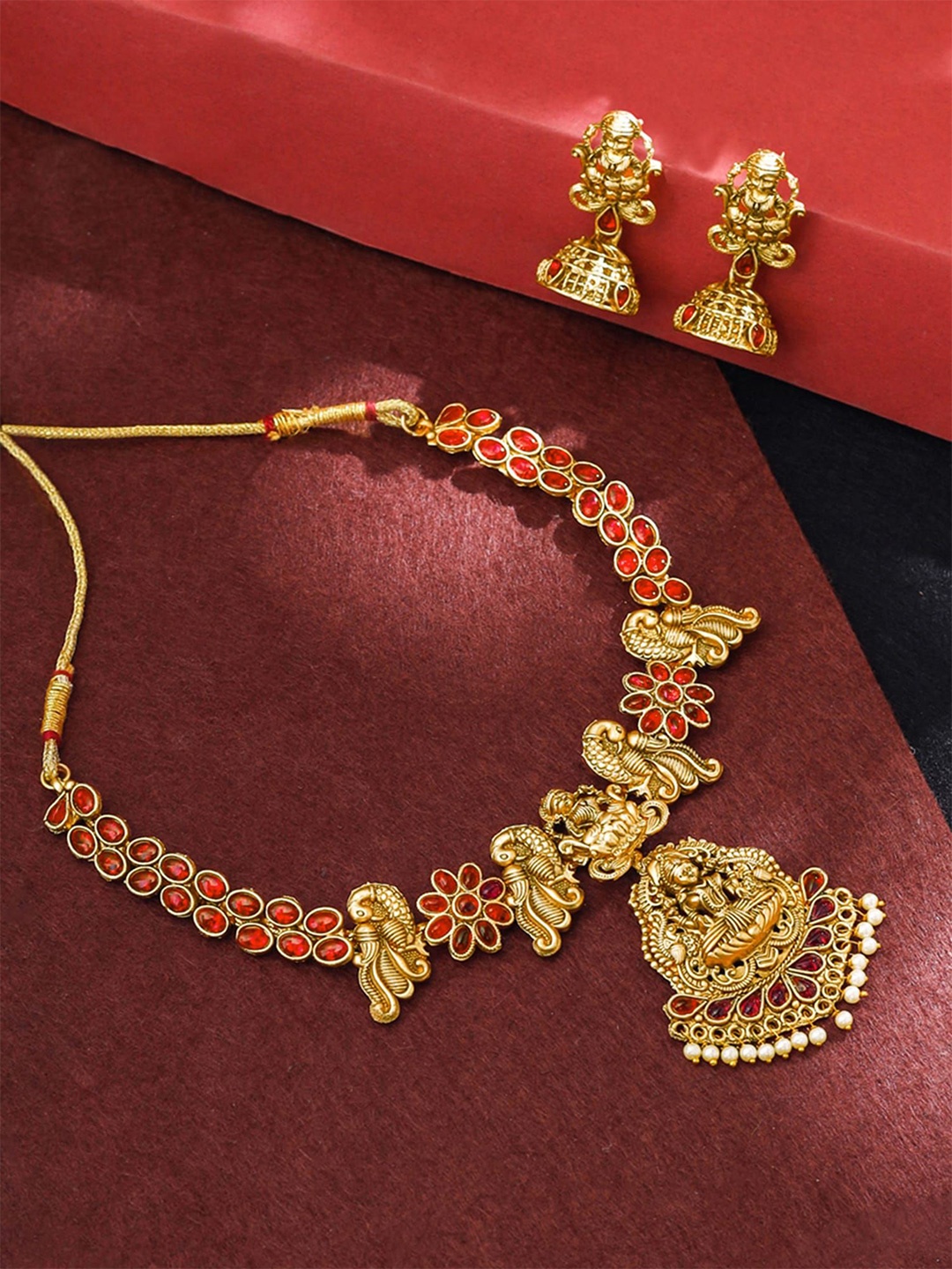 

Yellow Chimes Gold Plated Stone Studded & Beaded Jewellery Set