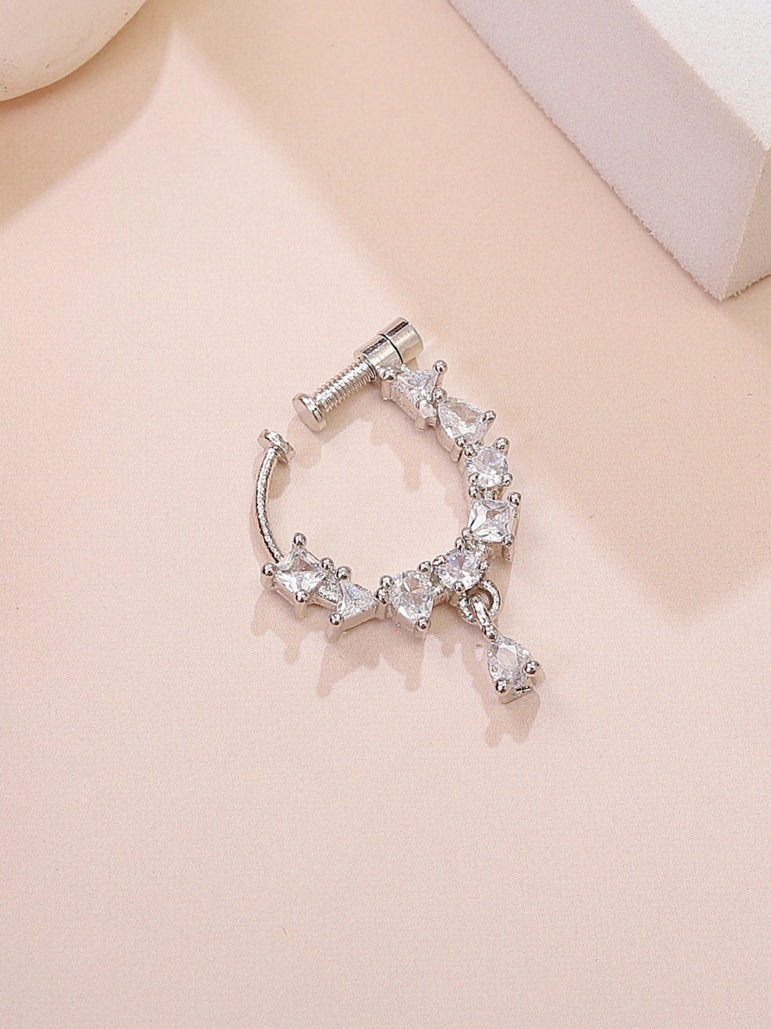 

Styled Diva Silver Plated Zircon & Diamond Ring Nosepin