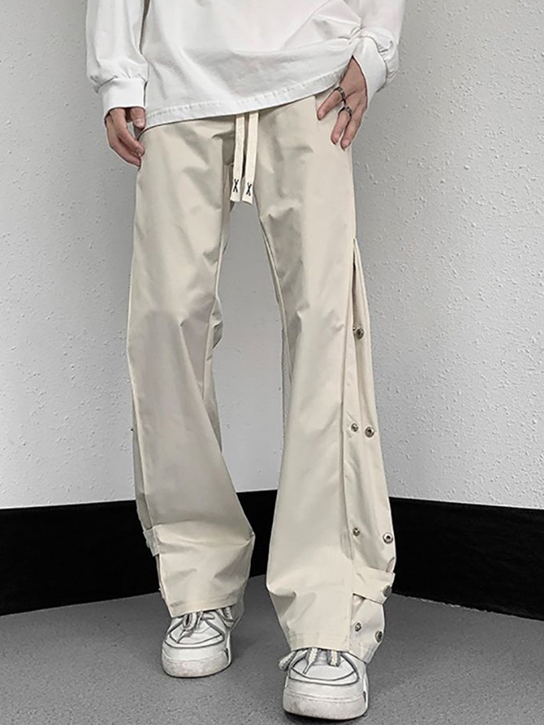 

StyleCast x Revolte Men Loose Fit Regular Trousers, Beige