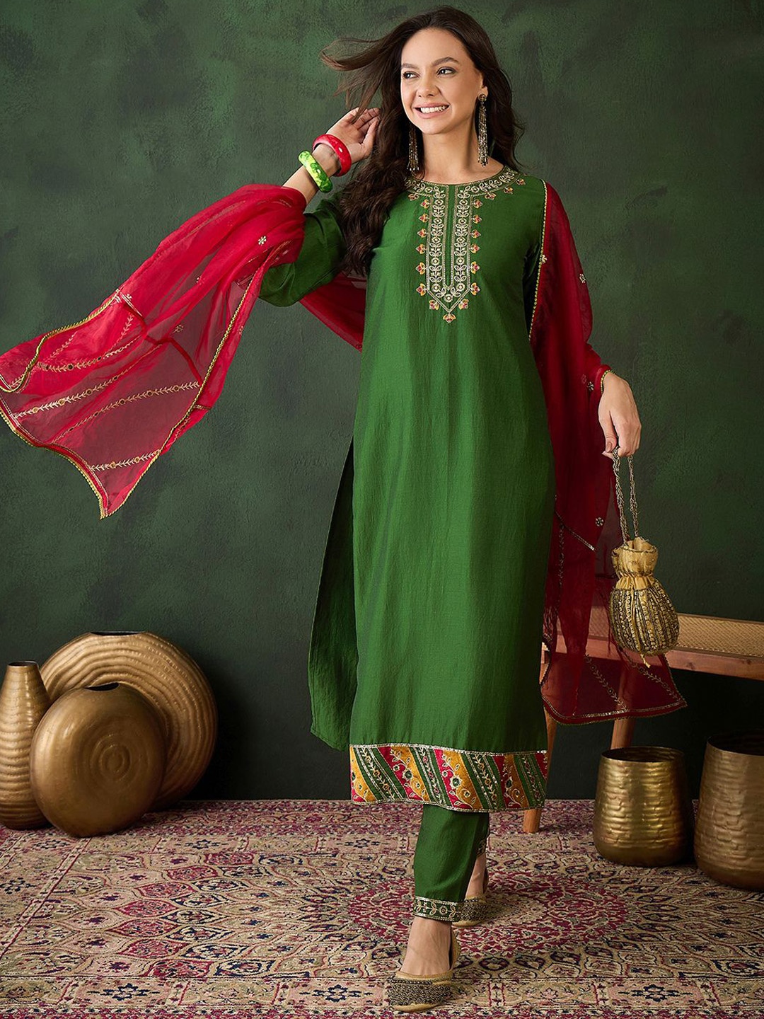 

Sangria Floral Embroidered Straight Kurta & Trouser With Dupatta, Green