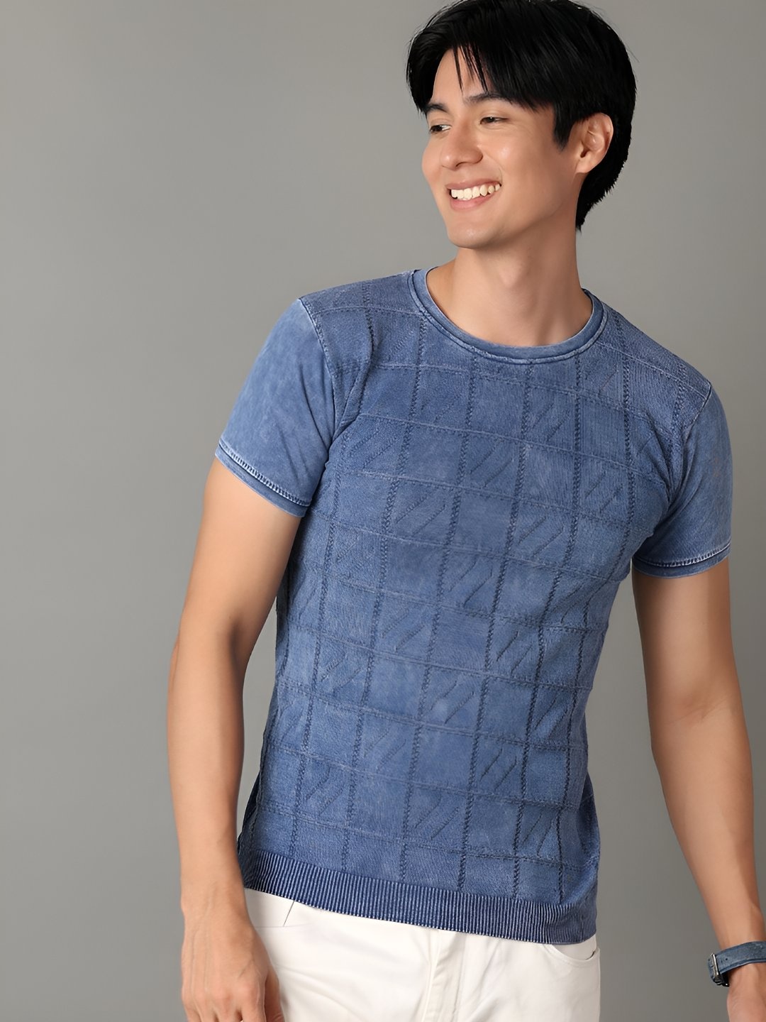 

V-Mart Men Checked Round Neck Cotton T-shirt, Blue