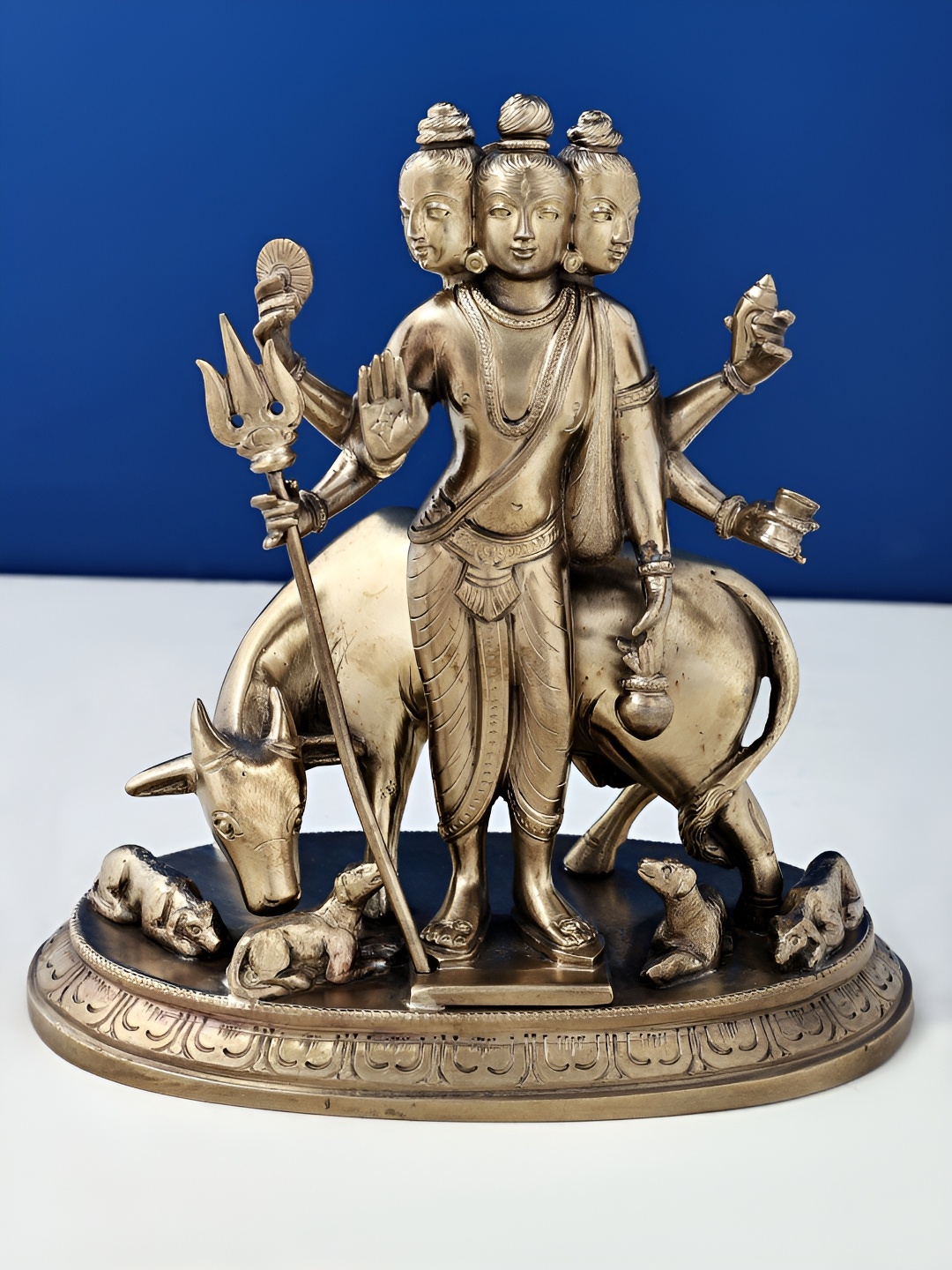 

Exotic India Gold-Toned Religious Idol Showpiece