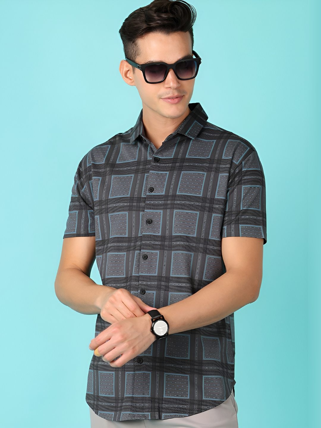

V-Mart Men Printed Polo Collar T-shirt, Grey