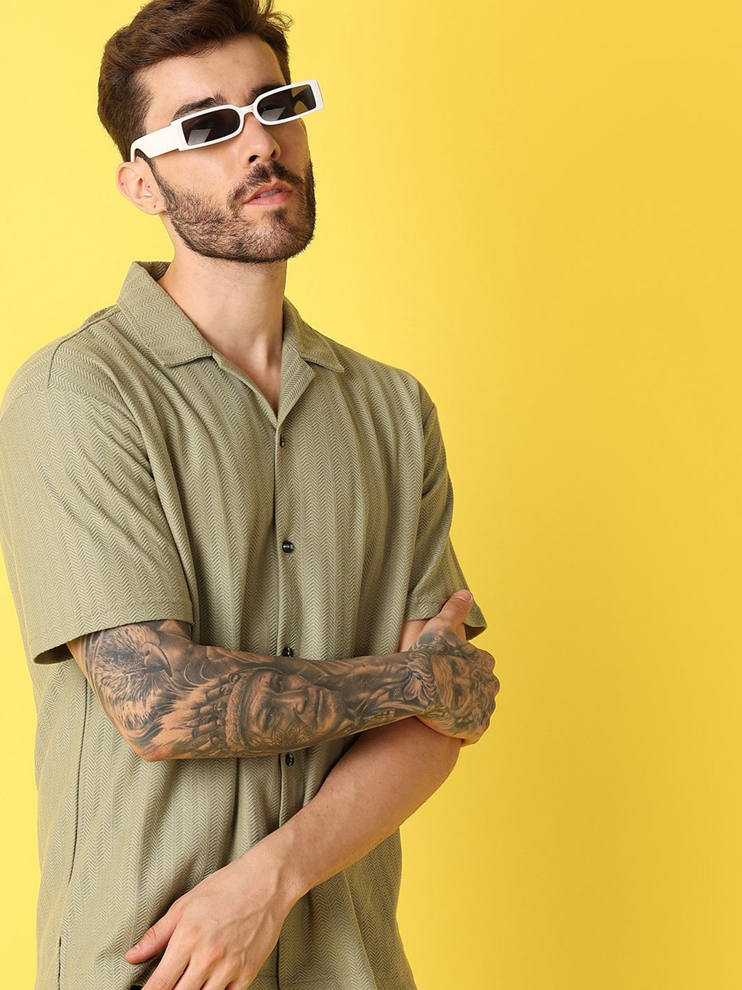 

V-Mart Men Spread Collar Textured Cotton Casual Shirt, Green