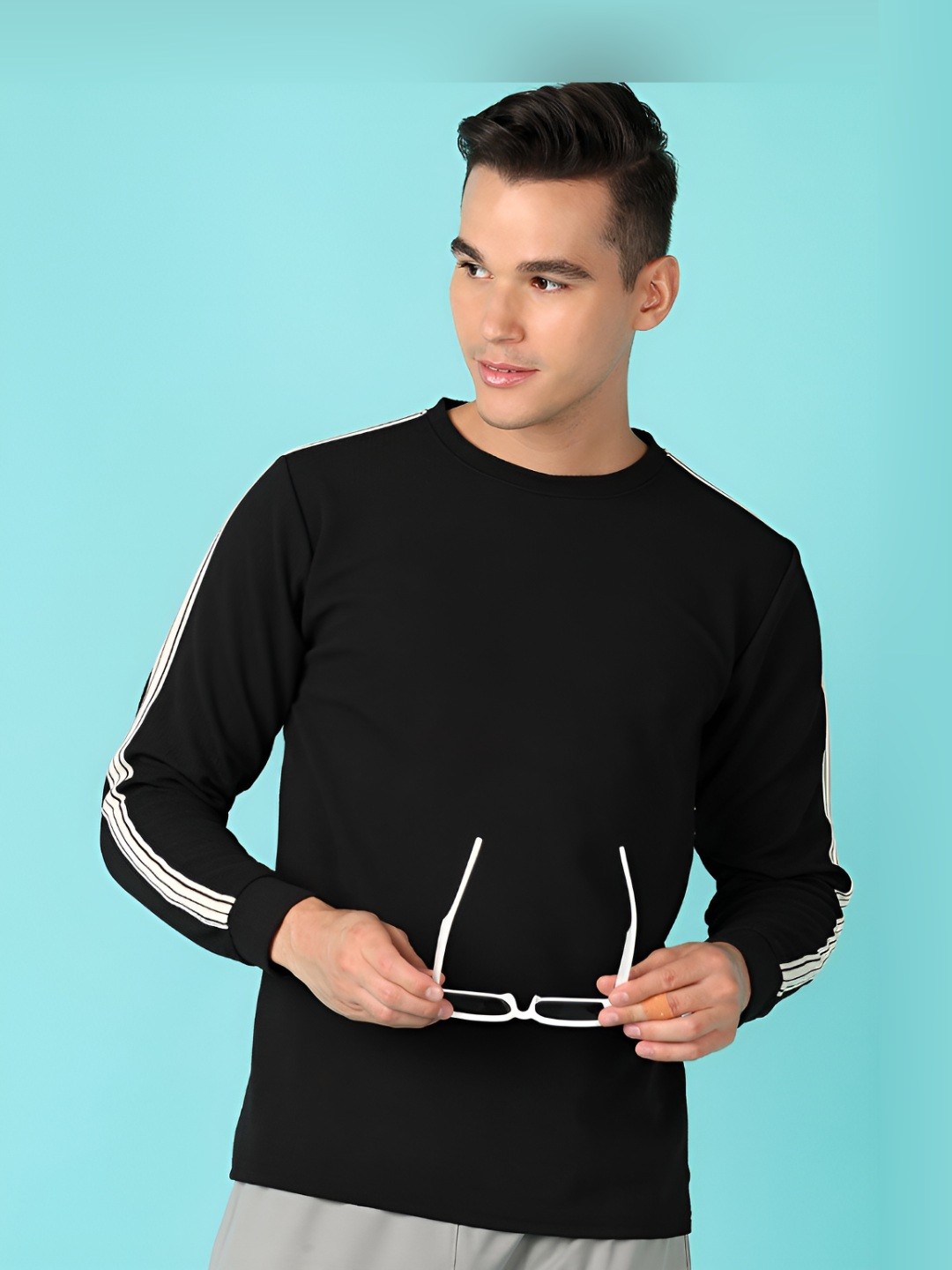 

V-Mart Men Slim Fit T-shirt, Black