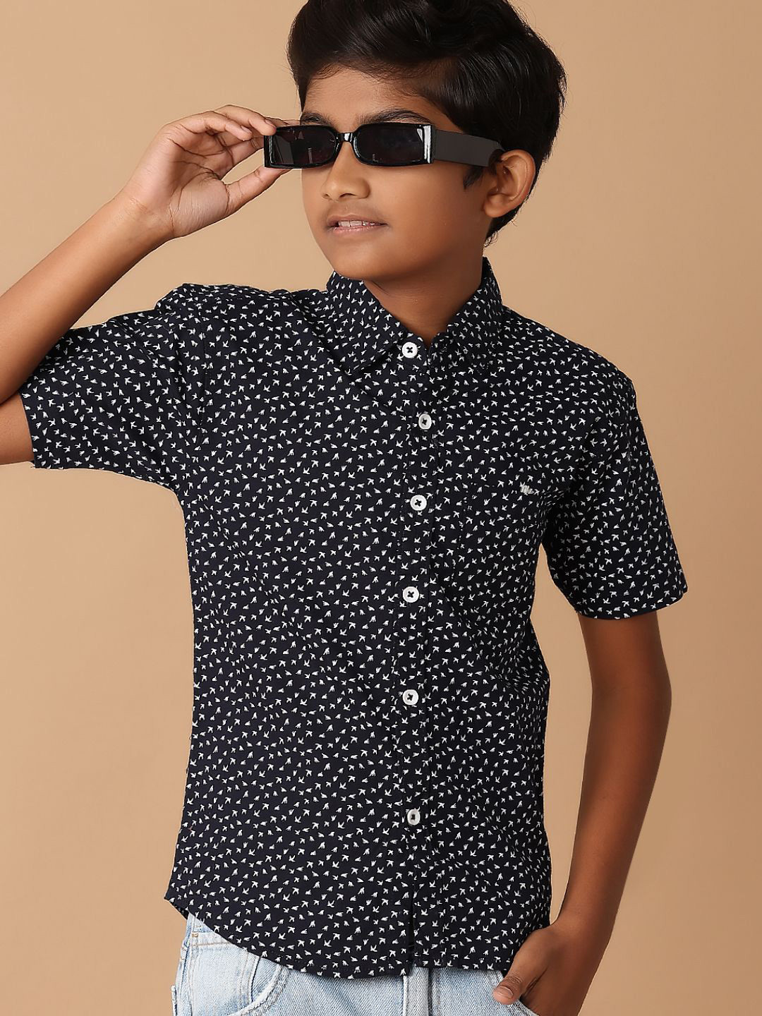 

V-Mart Boys Spread Collar Micro Ditsy Printed Cotton Casual Shirt, Navy blue