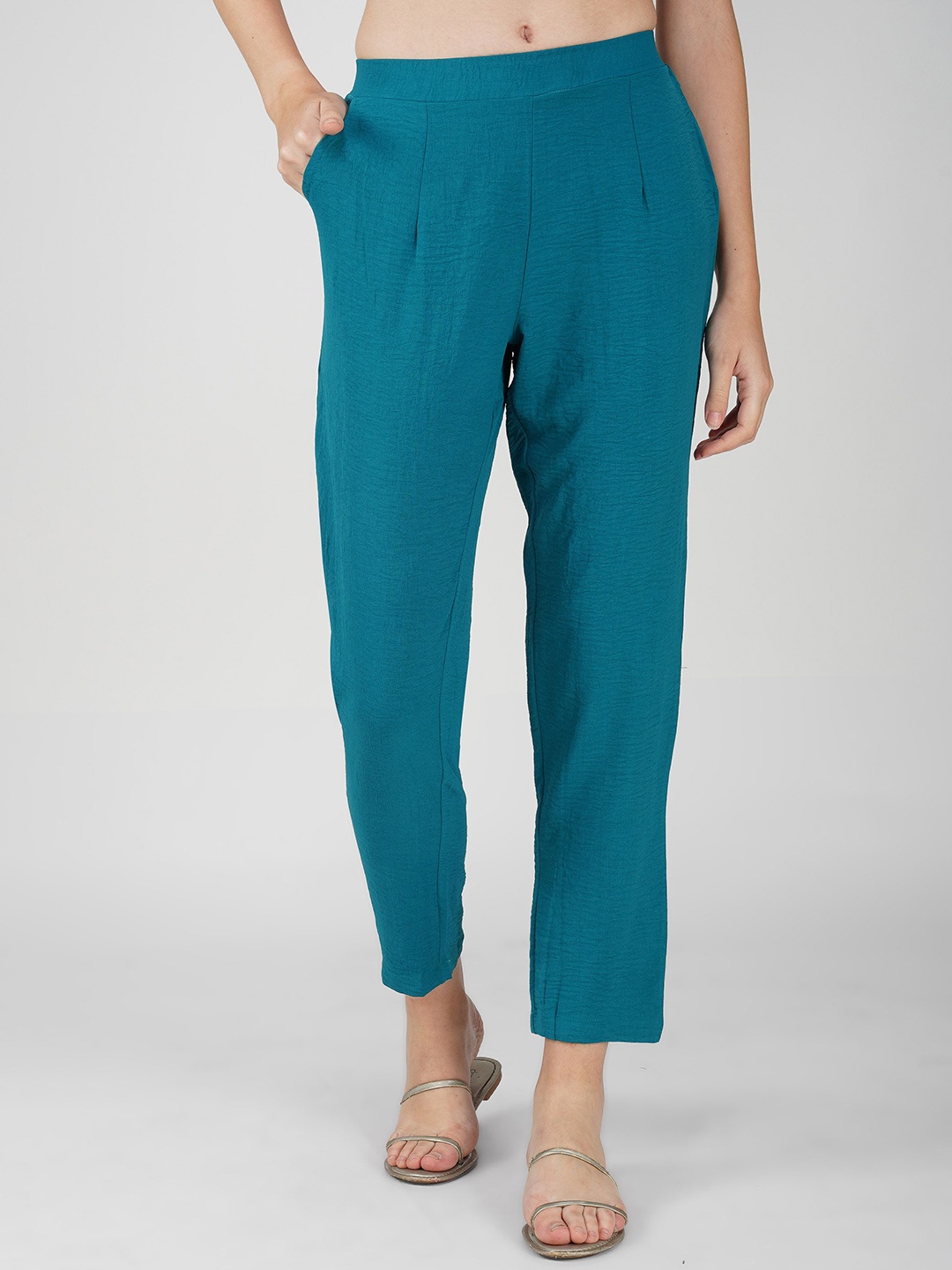 

Bindigasm Women Relaxed Straight Leg Straight Fit Trousers, Turquoise blue
