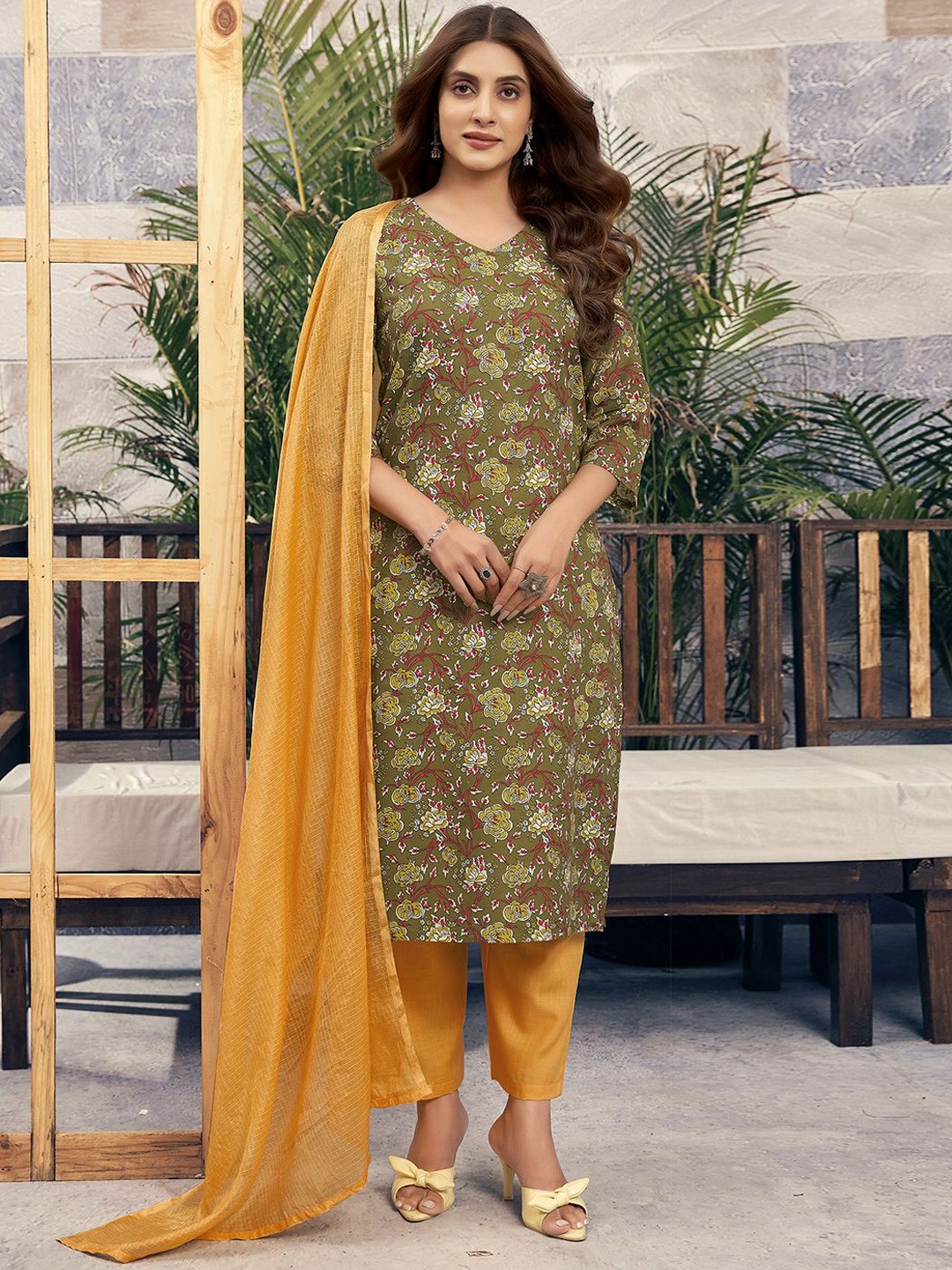 

KALINI Floral Printed Kurta with Trouser & Dupatta, Green