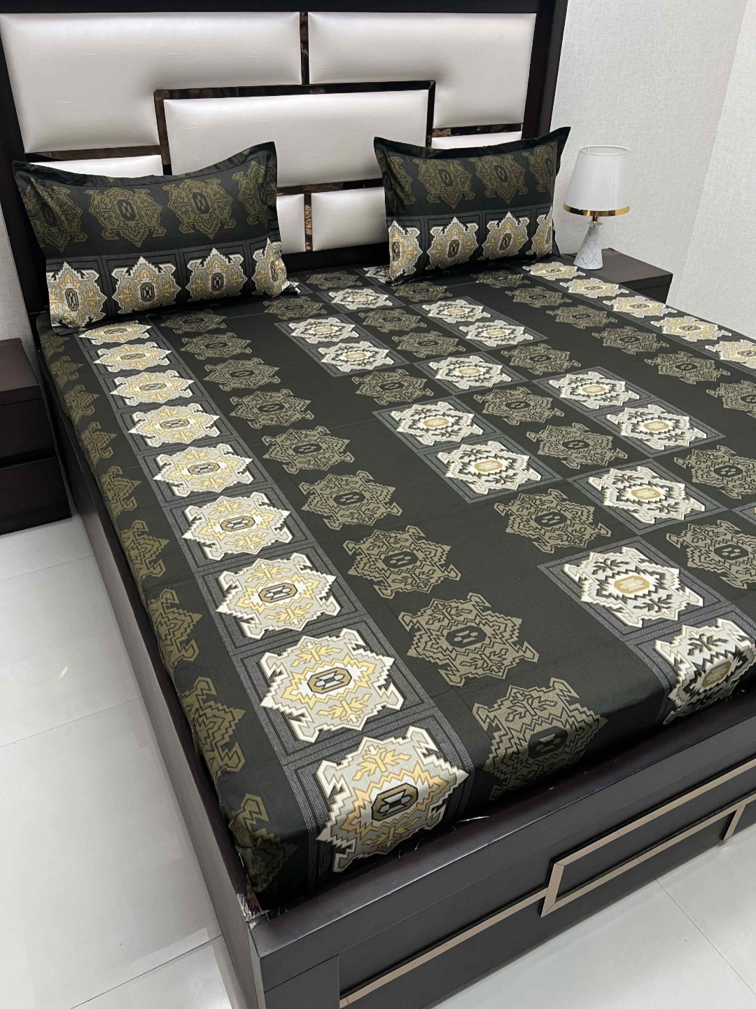 

Pure Decor Cotton Queen Size Double Bed Bedsheet With 2 Pillow Covers 2.28m X 2.54m, Green