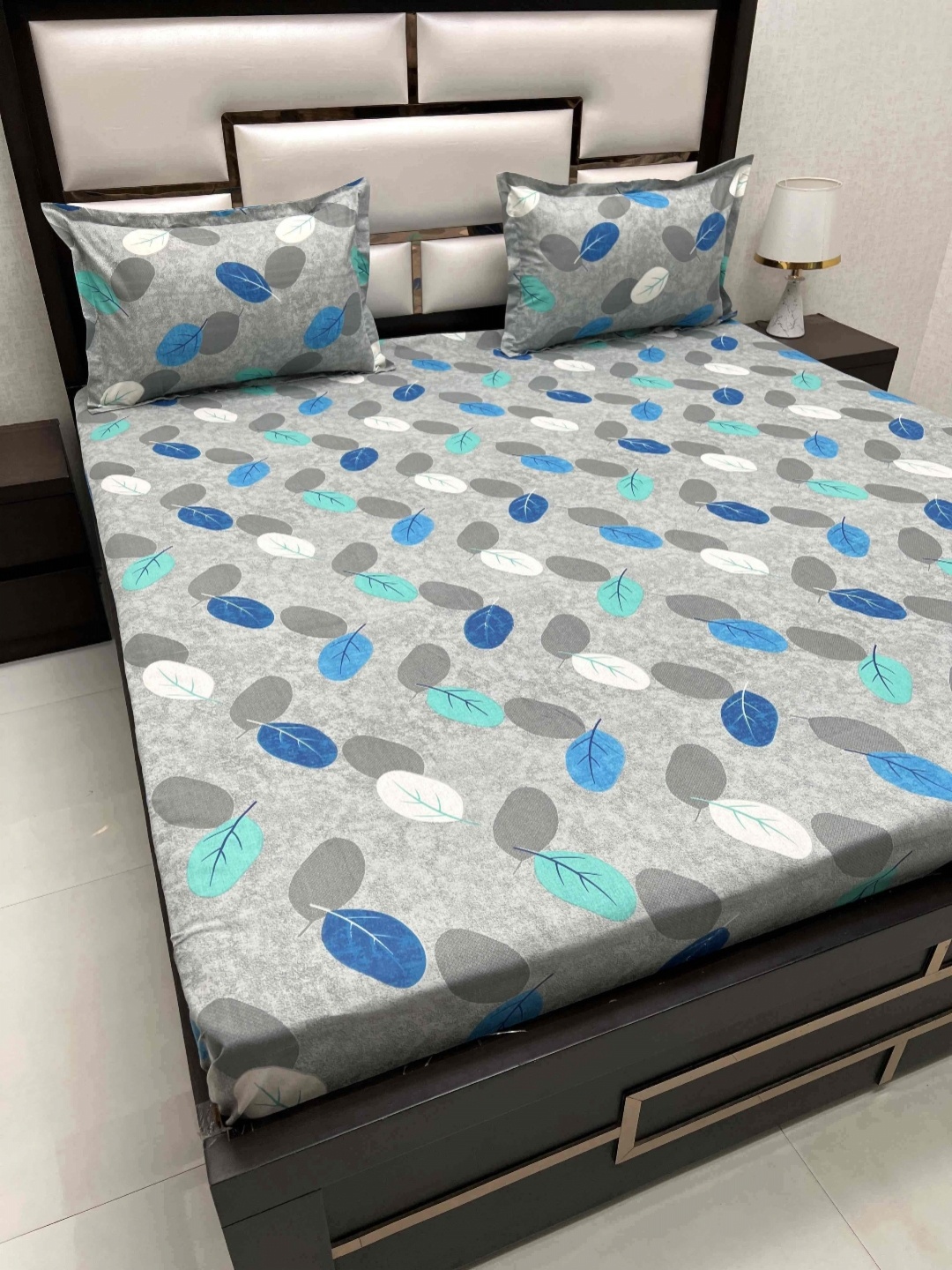 

Pure Decor Passion Grey Printed Pure Cotton 220 TC Queen Bedsheet Set 2.28 m x 2.55 m