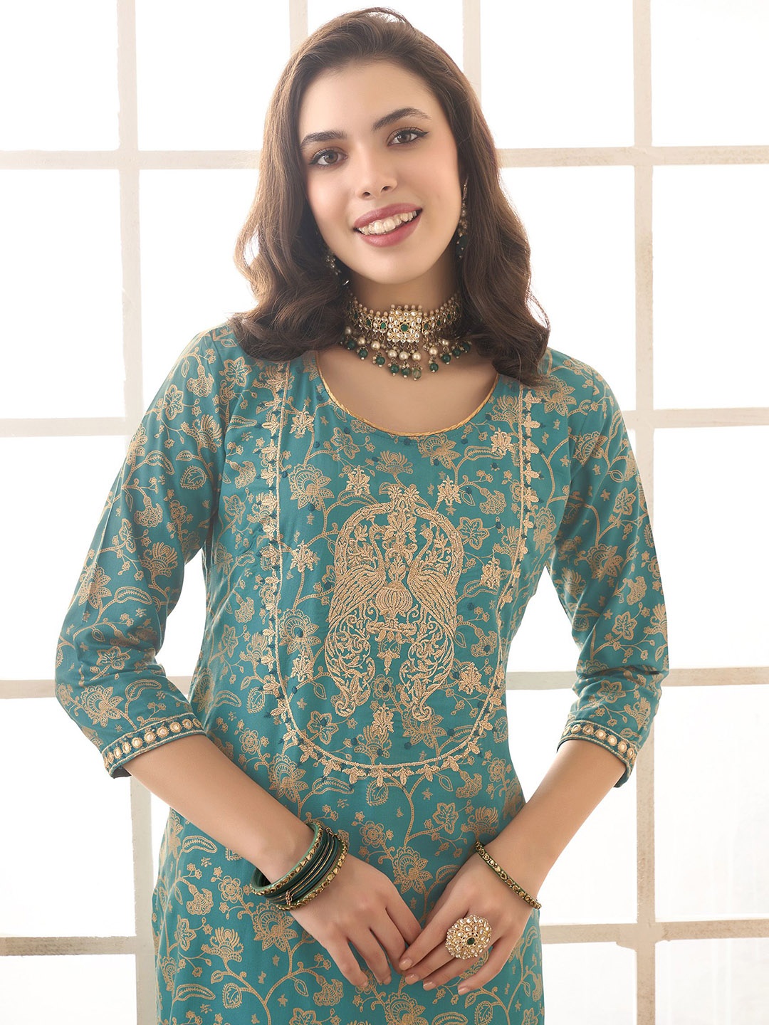 

Anouk Floral Printed Regular Thread Work Liva Straight Kurta, Green