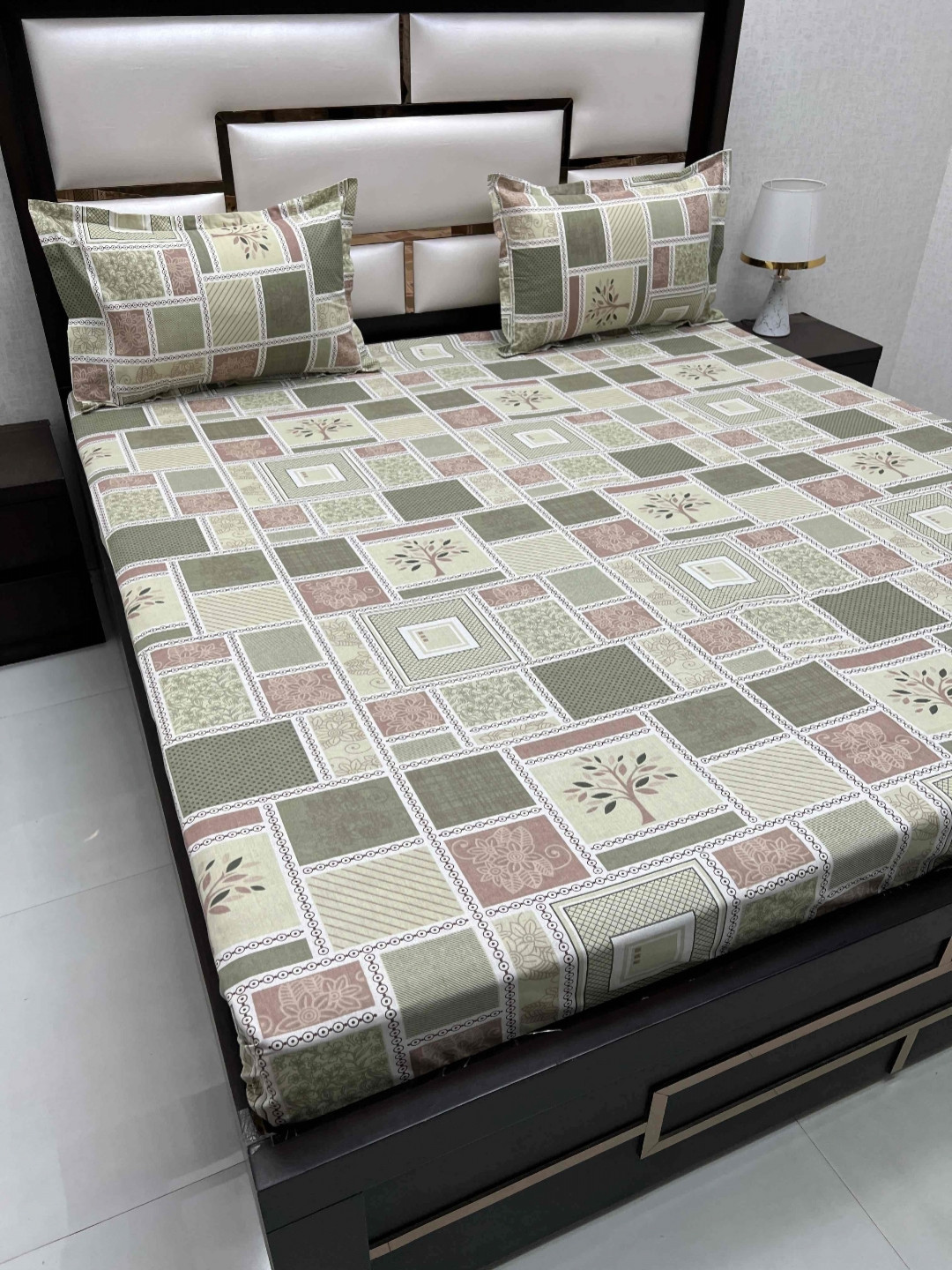 

Pure Decor Passion Green Printed Pure Cotton 220 TC Queen Bedsheet Set 2.28 m x 2.55 m
