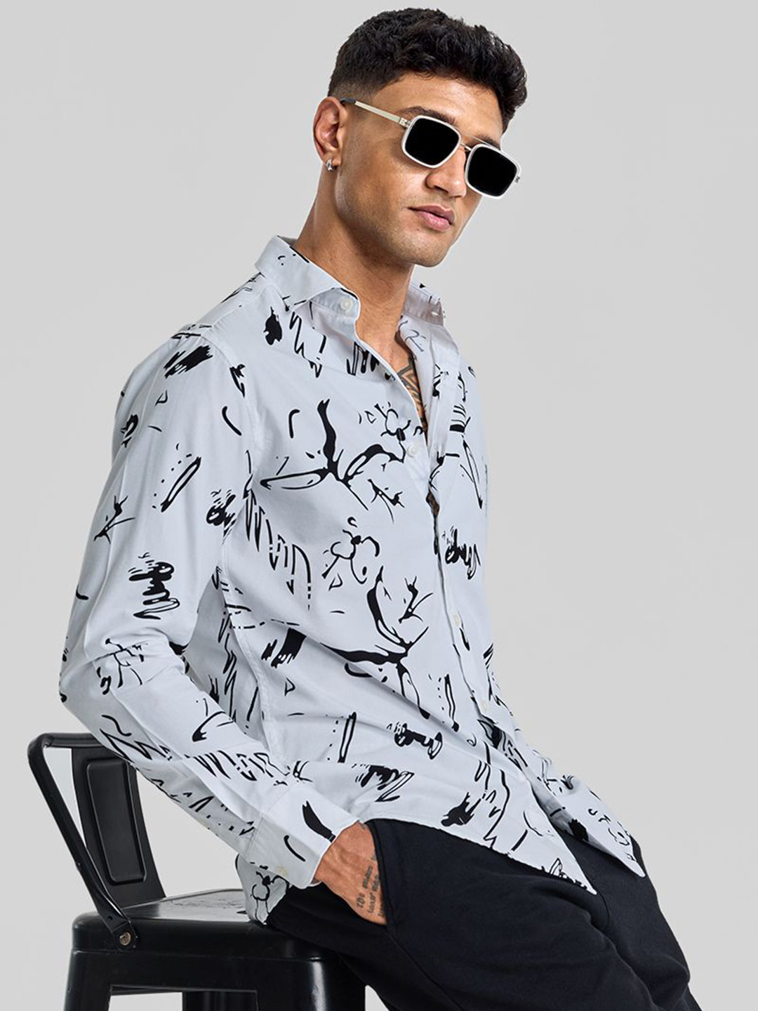 

Snitch Men Smart Spread Collar Abstract Printed Cotton Casual Shirt, White