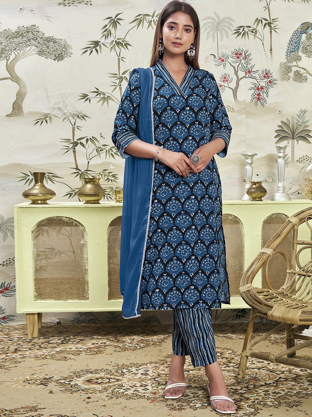 

KALINI Floral Printed Kurta with Trouser & Dupatta, Blue