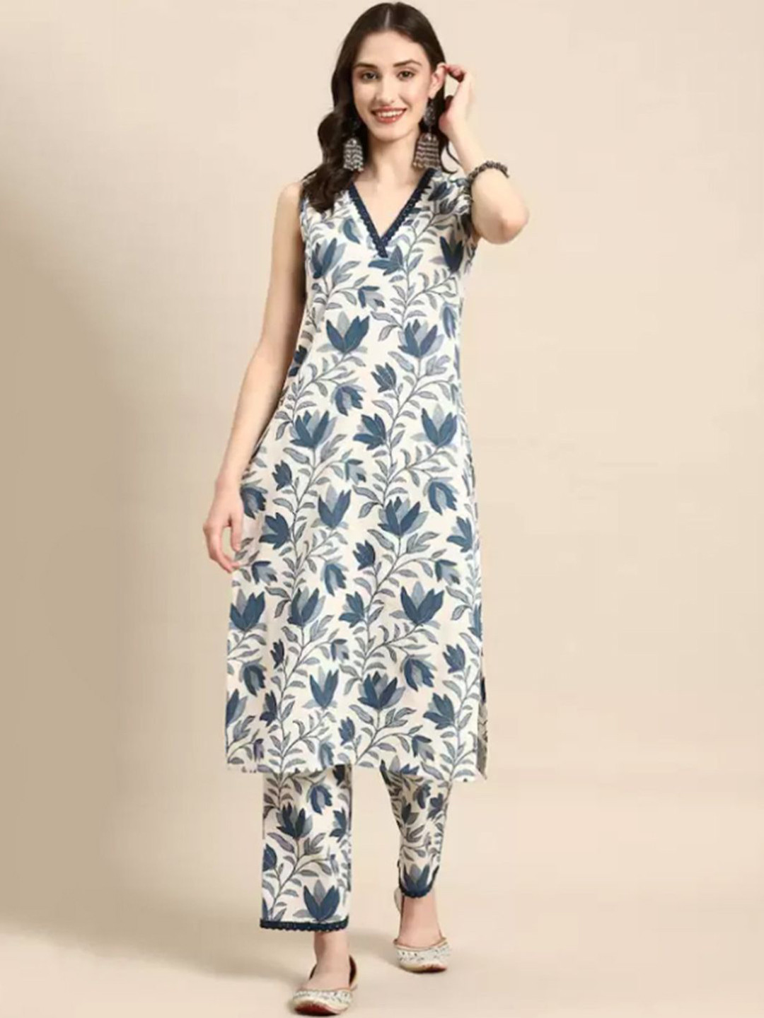 

Royal Export Floral Printed Gotta Patti Straight Kurta with Trousers, White