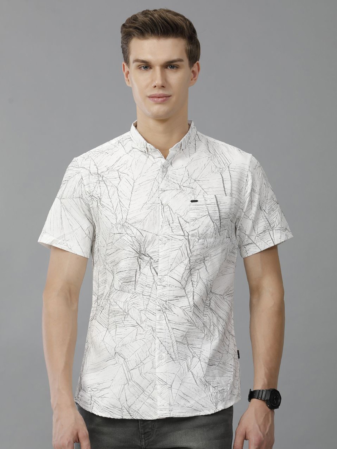 

IDENTITI Men Spread Collar Abstract Printed Slim Fit Casual Shirt, White